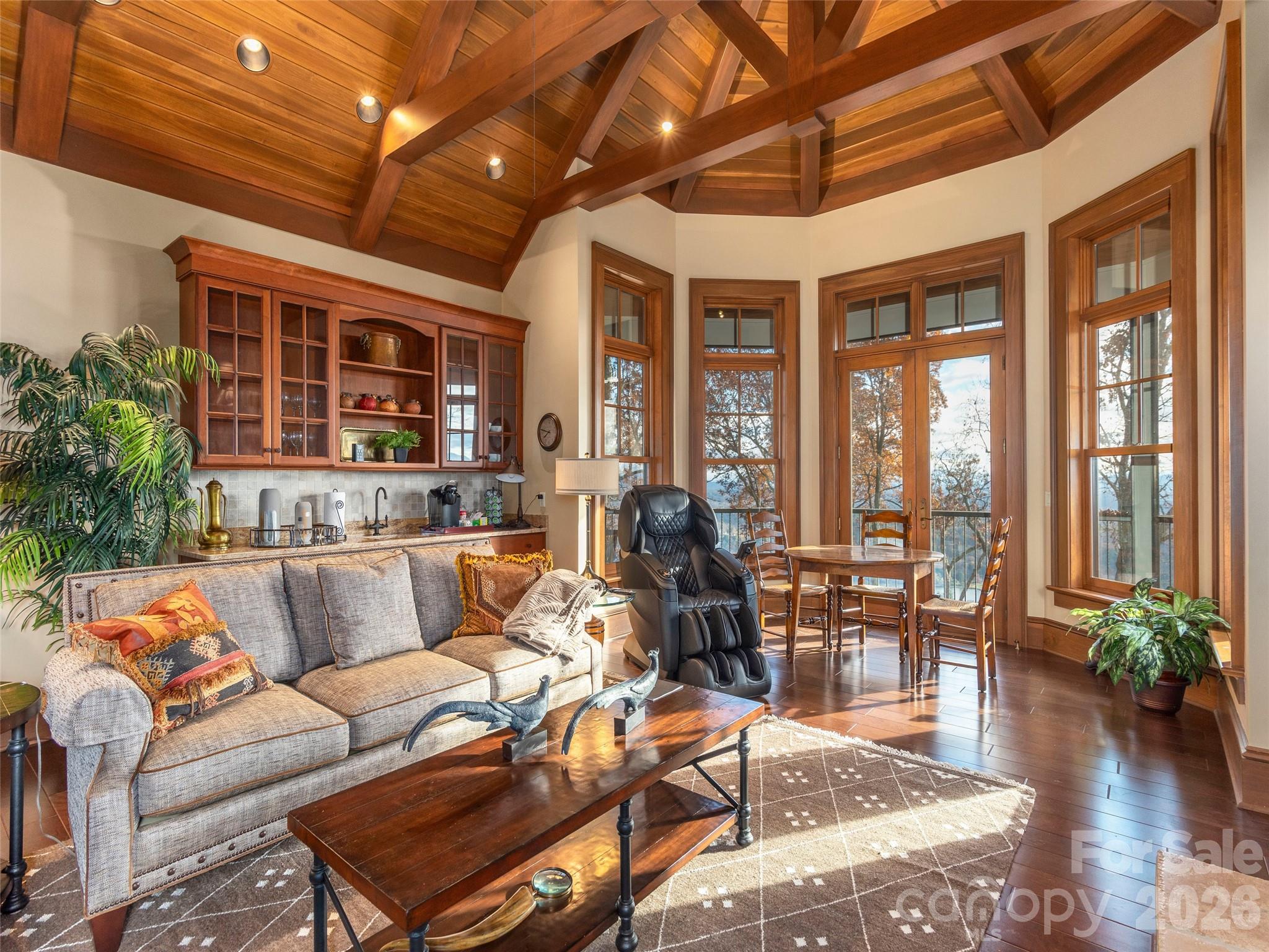 633 Altamont View — Asheville