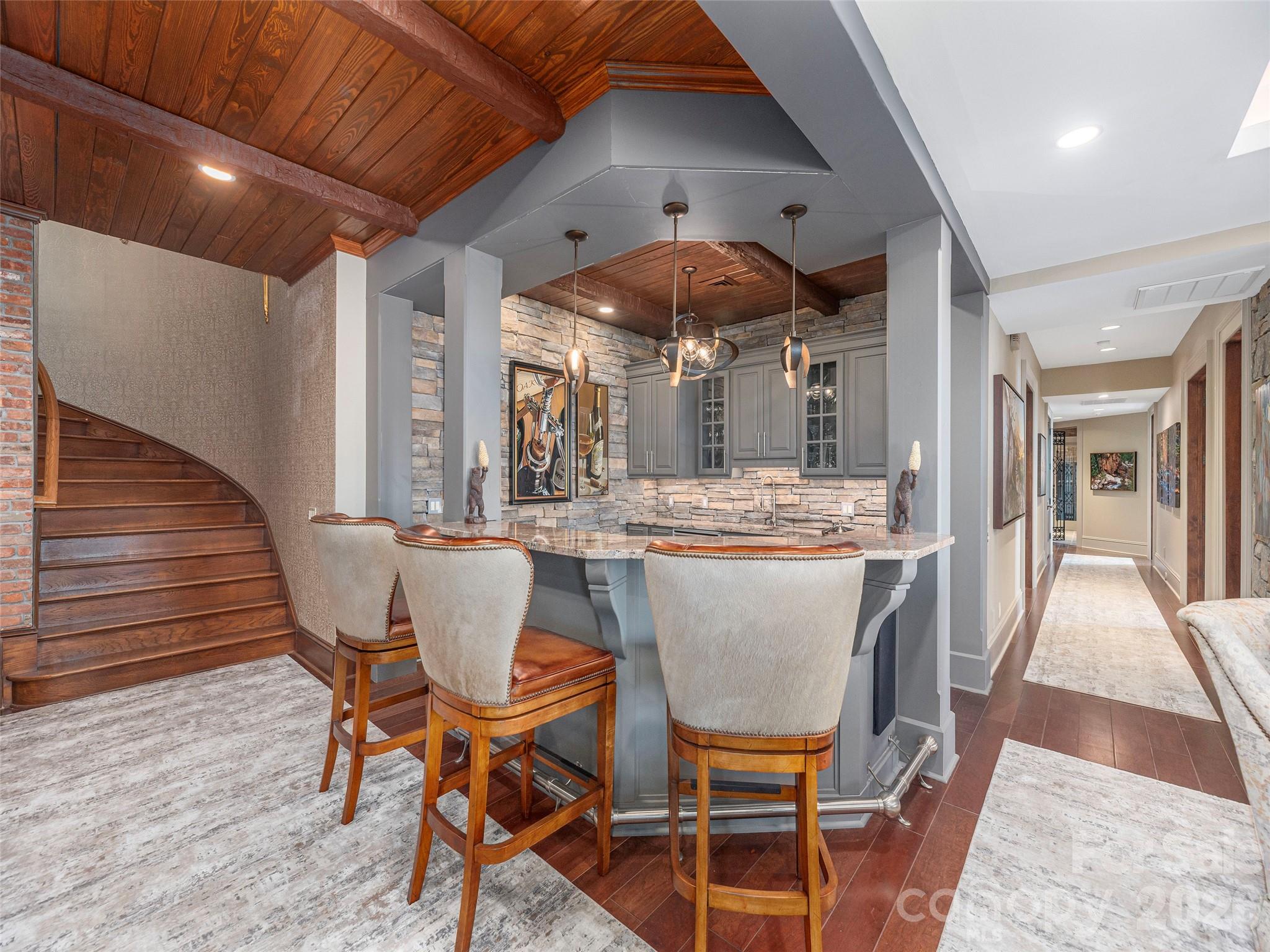 633 Altamont View — Asheville