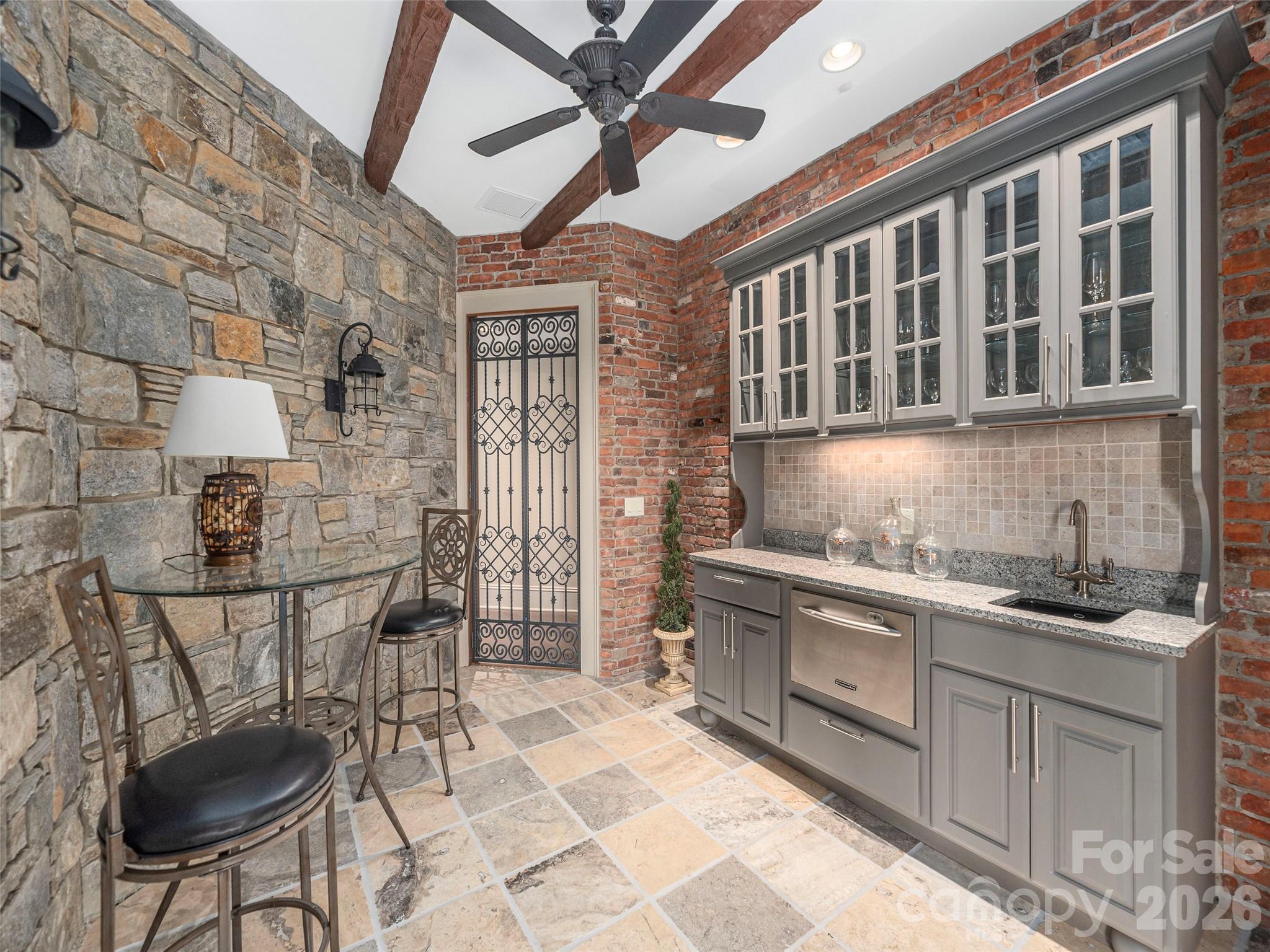 633 Altamont View — Asheville