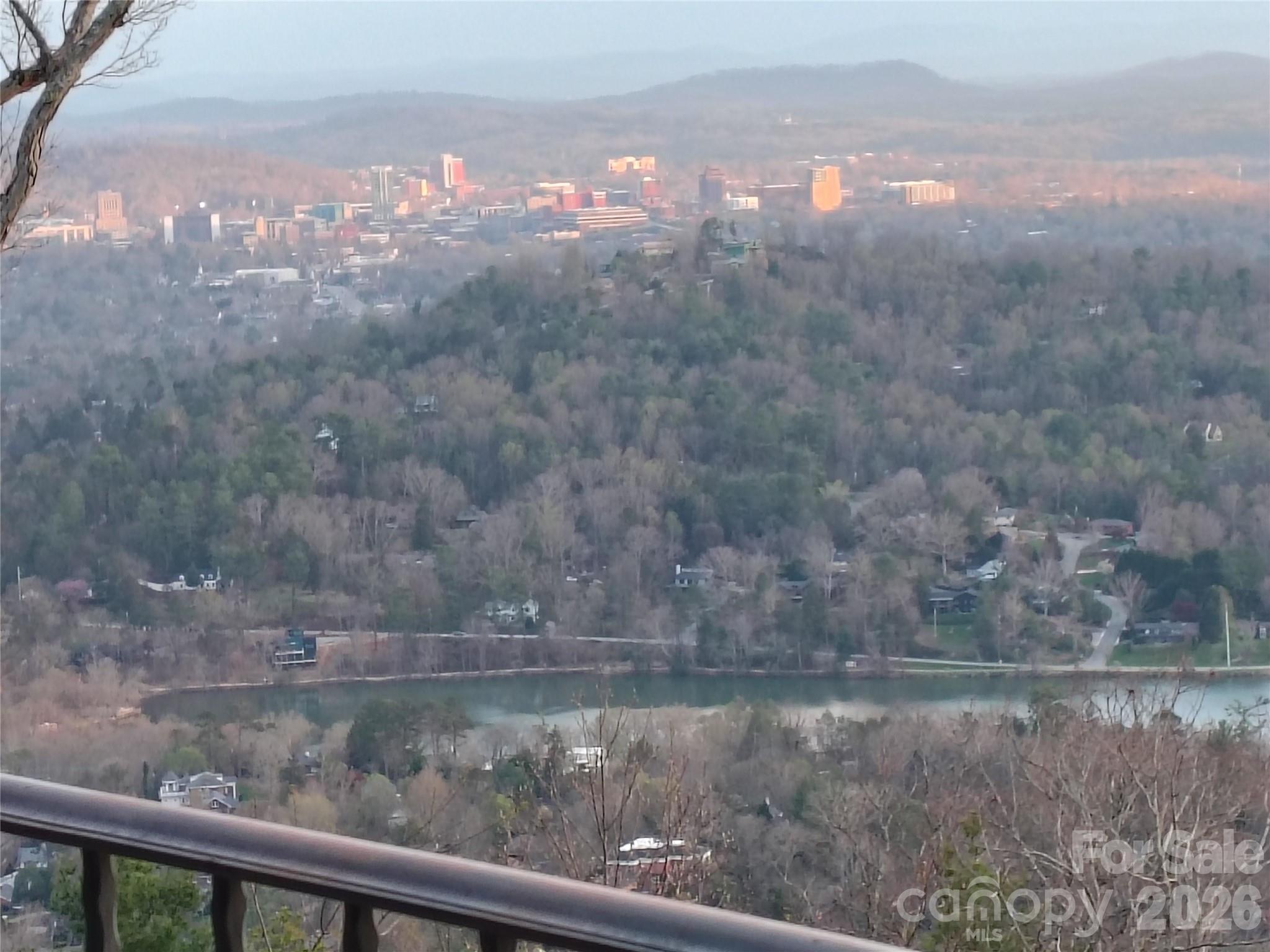 633 Altamont View — Asheville