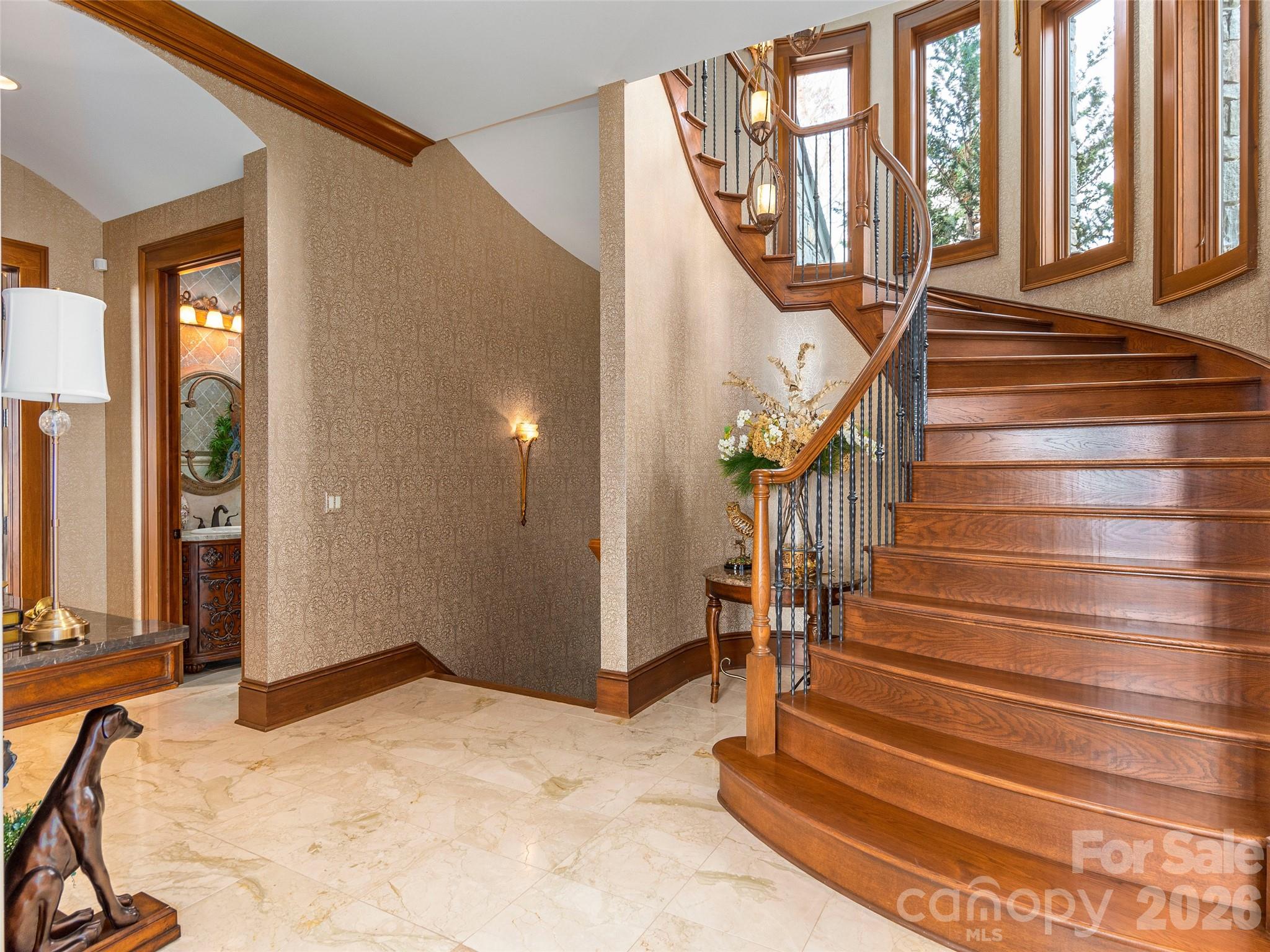 633 Altamont View — Asheville