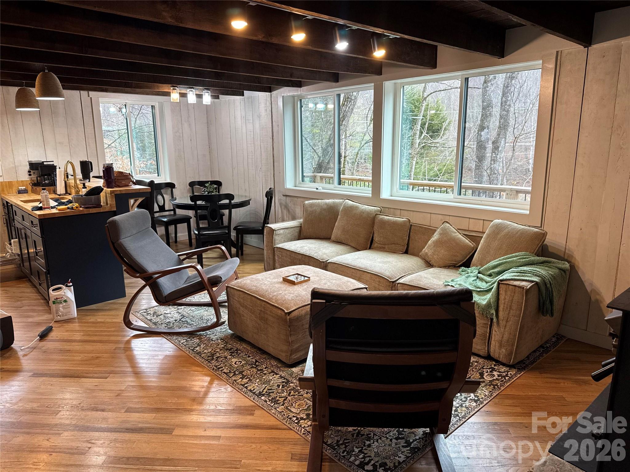 88 Mountain Farm Road — Burnsville