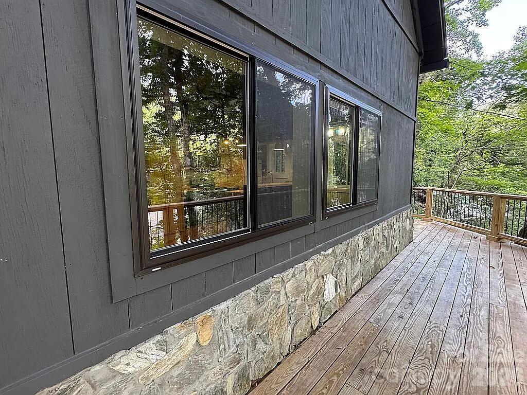 88 Mountain Farm Road — Burnsville