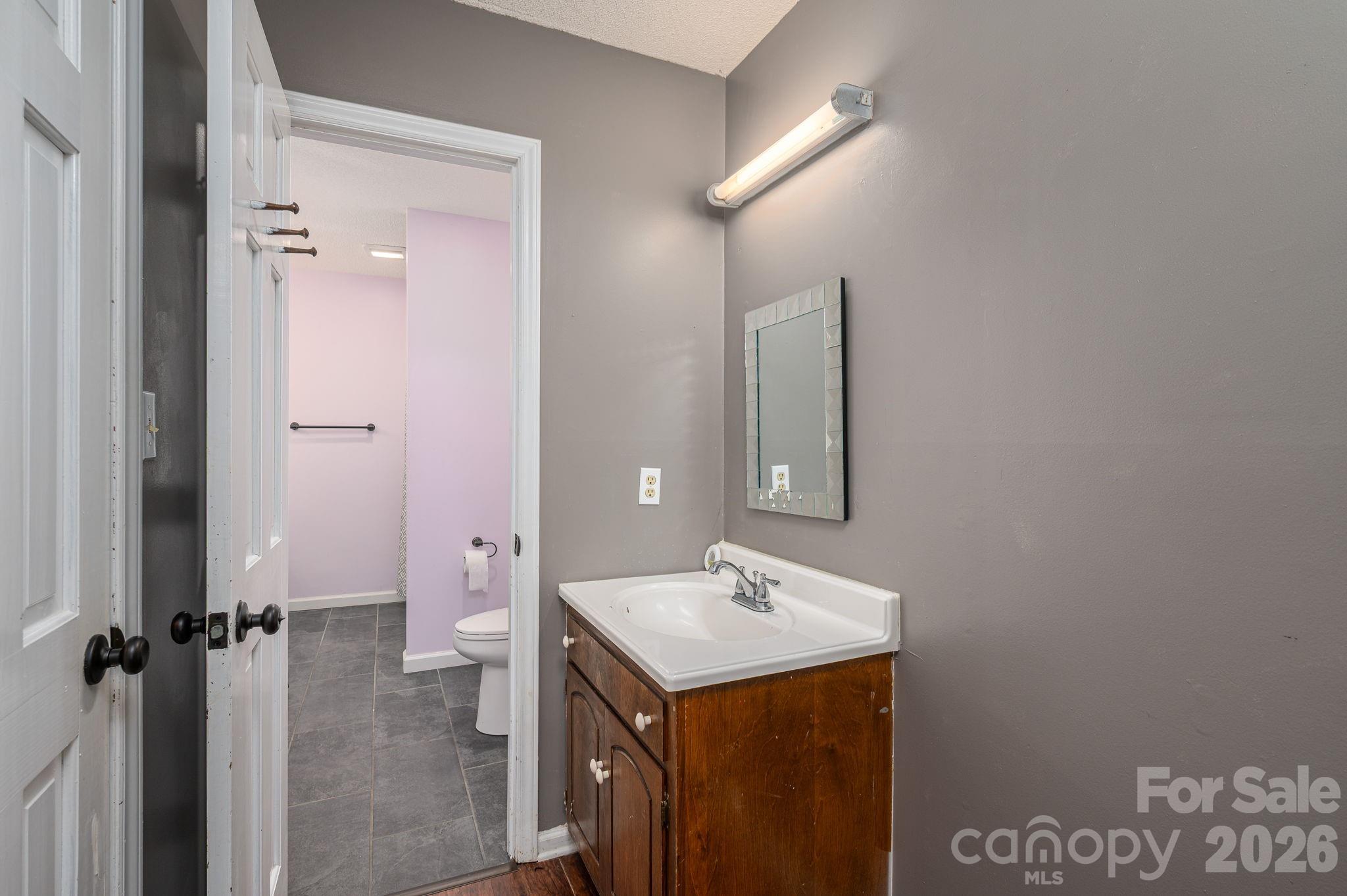 4703 N Nc 16 Business Highway — Denver