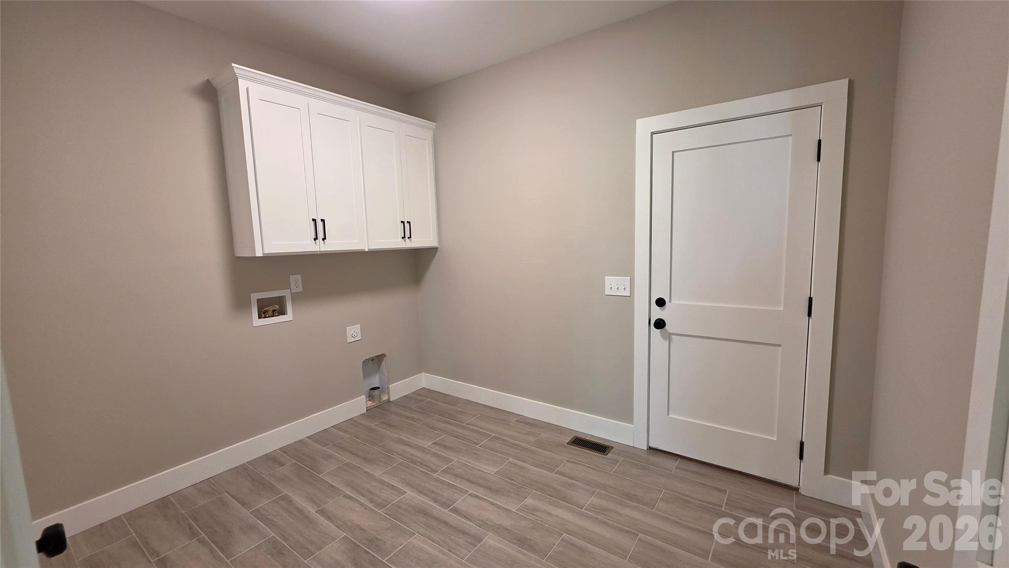 194 Donsdale Drive — Statesville