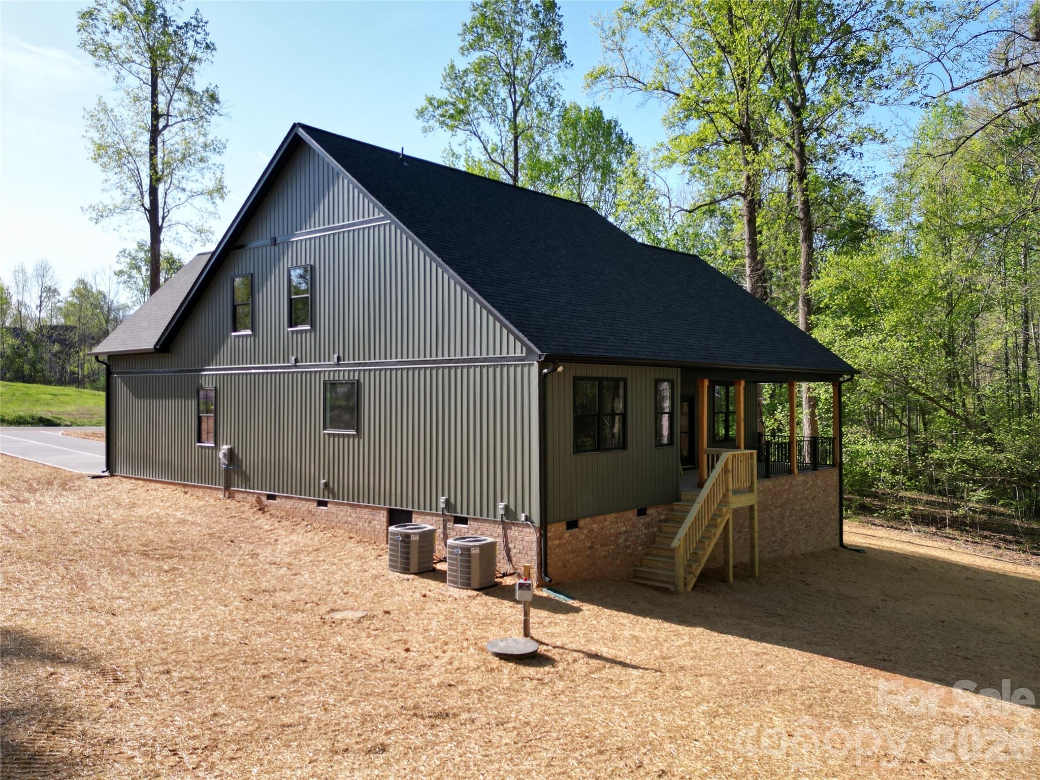 194 Donsdale Drive — Statesville