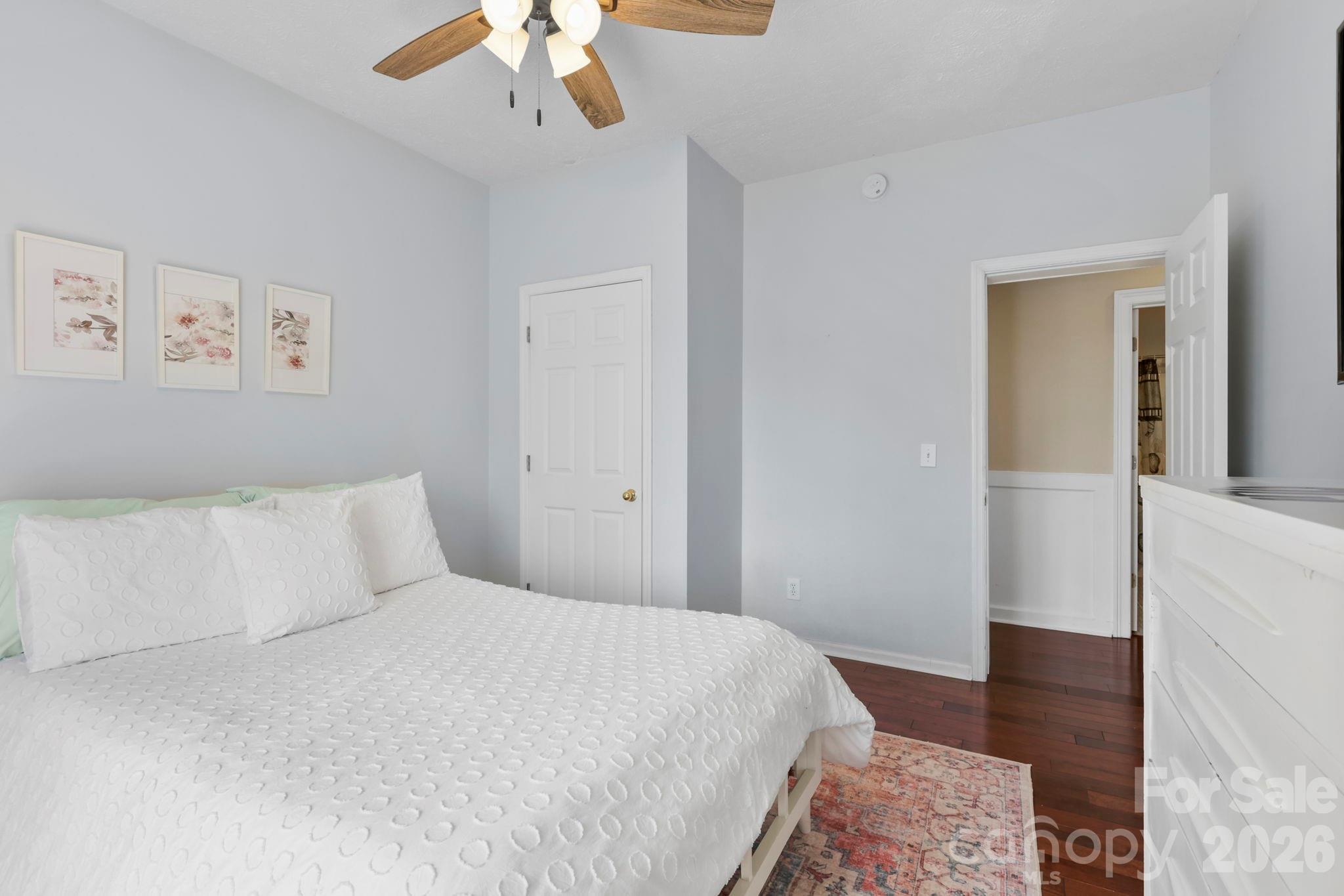10 Eagle Drive — Hendersonville