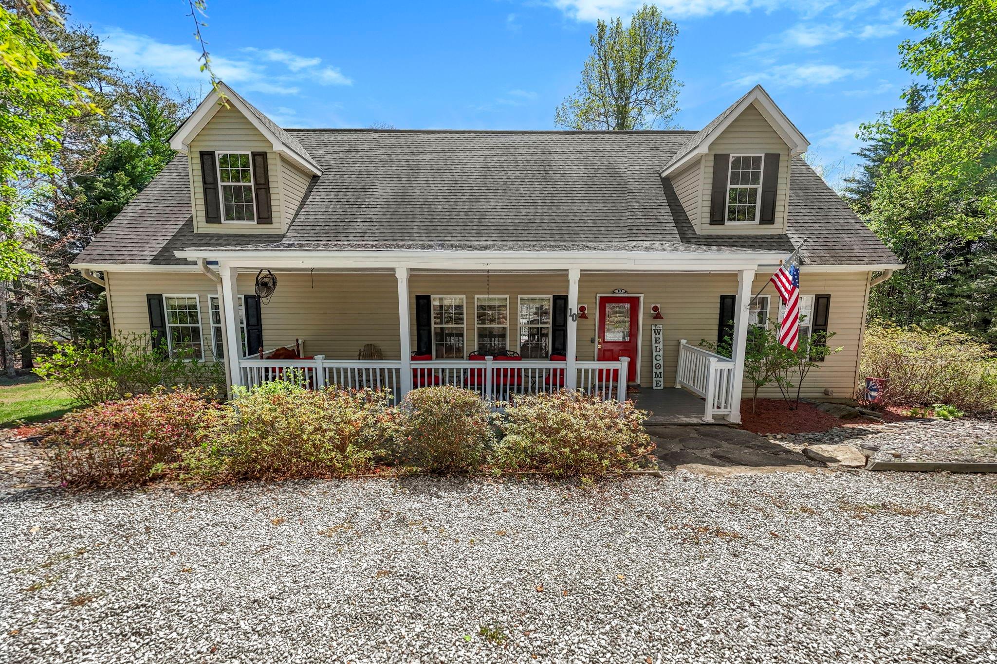 10 Eagle Drive — Hendersonville