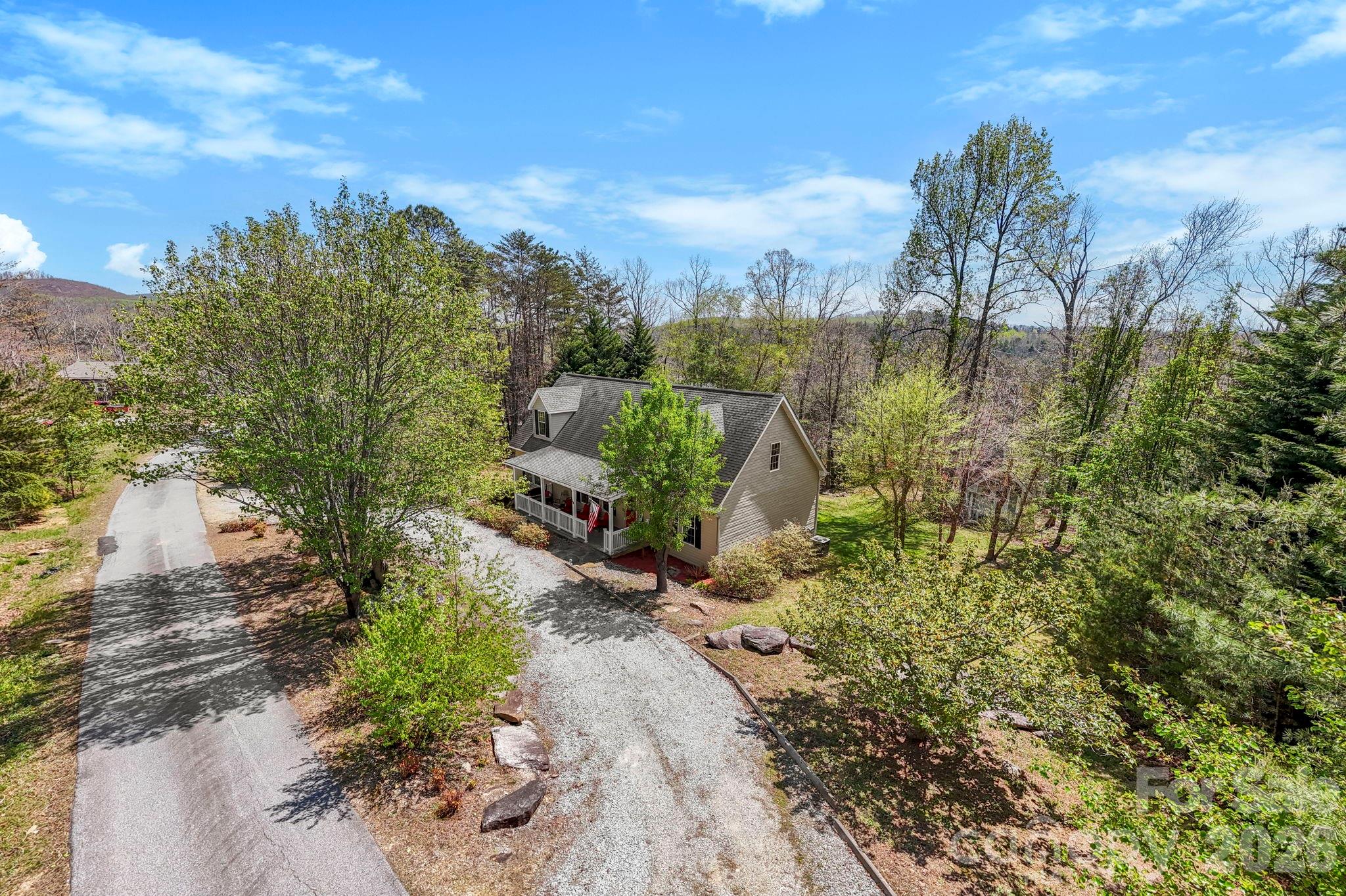 10 Eagle Drive — Hendersonville