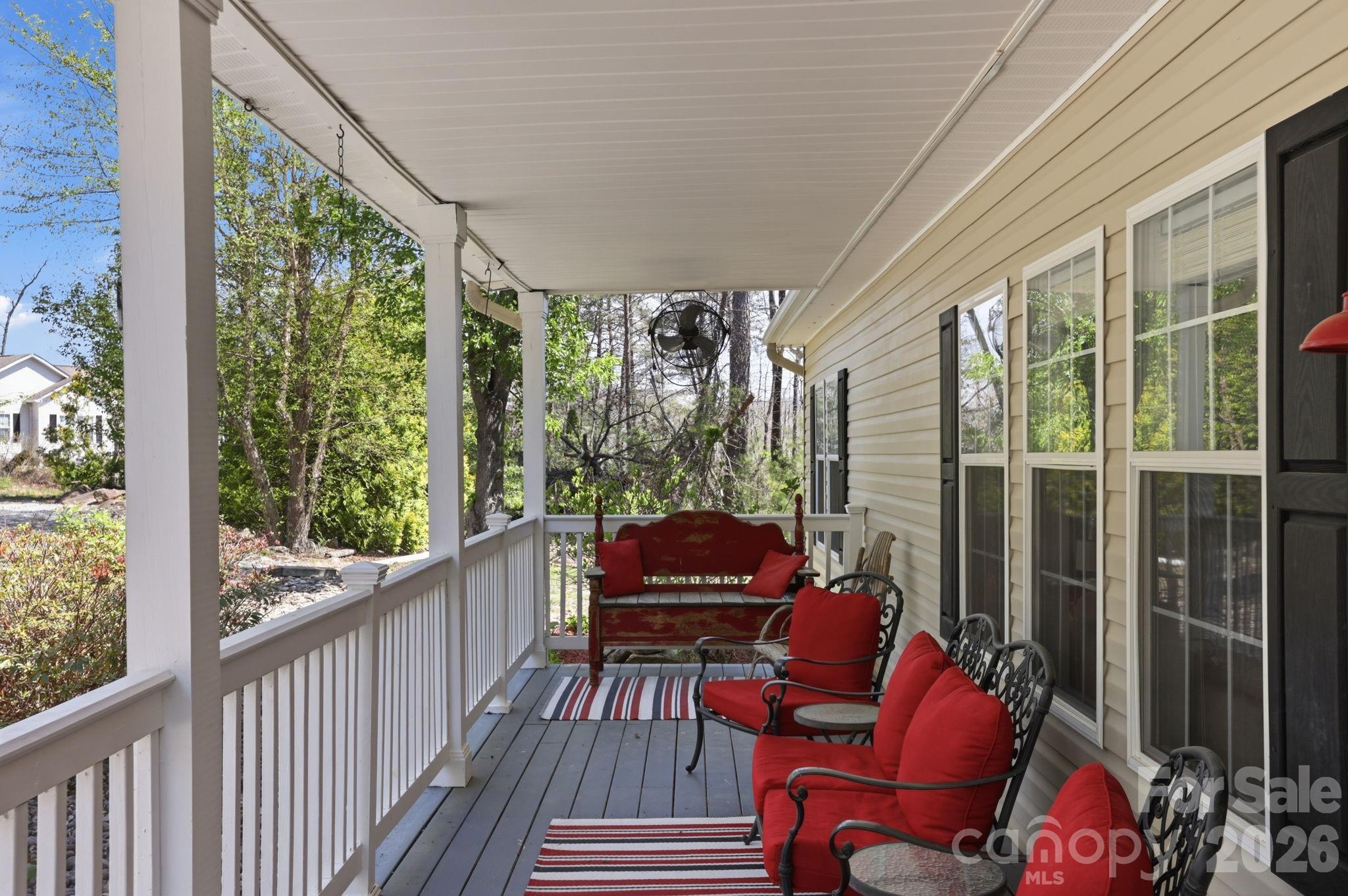 10 Eagle Drive — Hendersonville