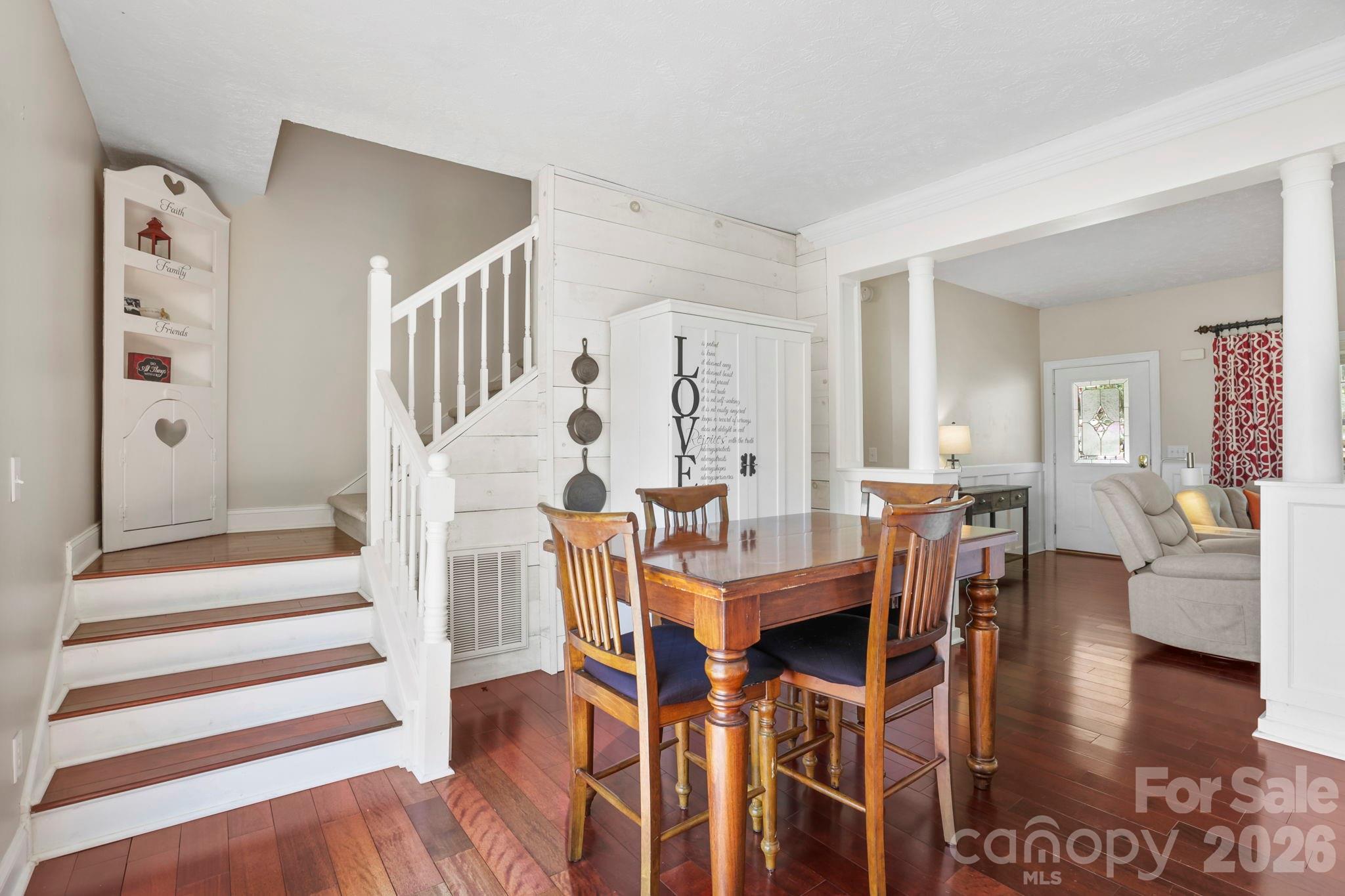 10 Eagle Drive — Hendersonville