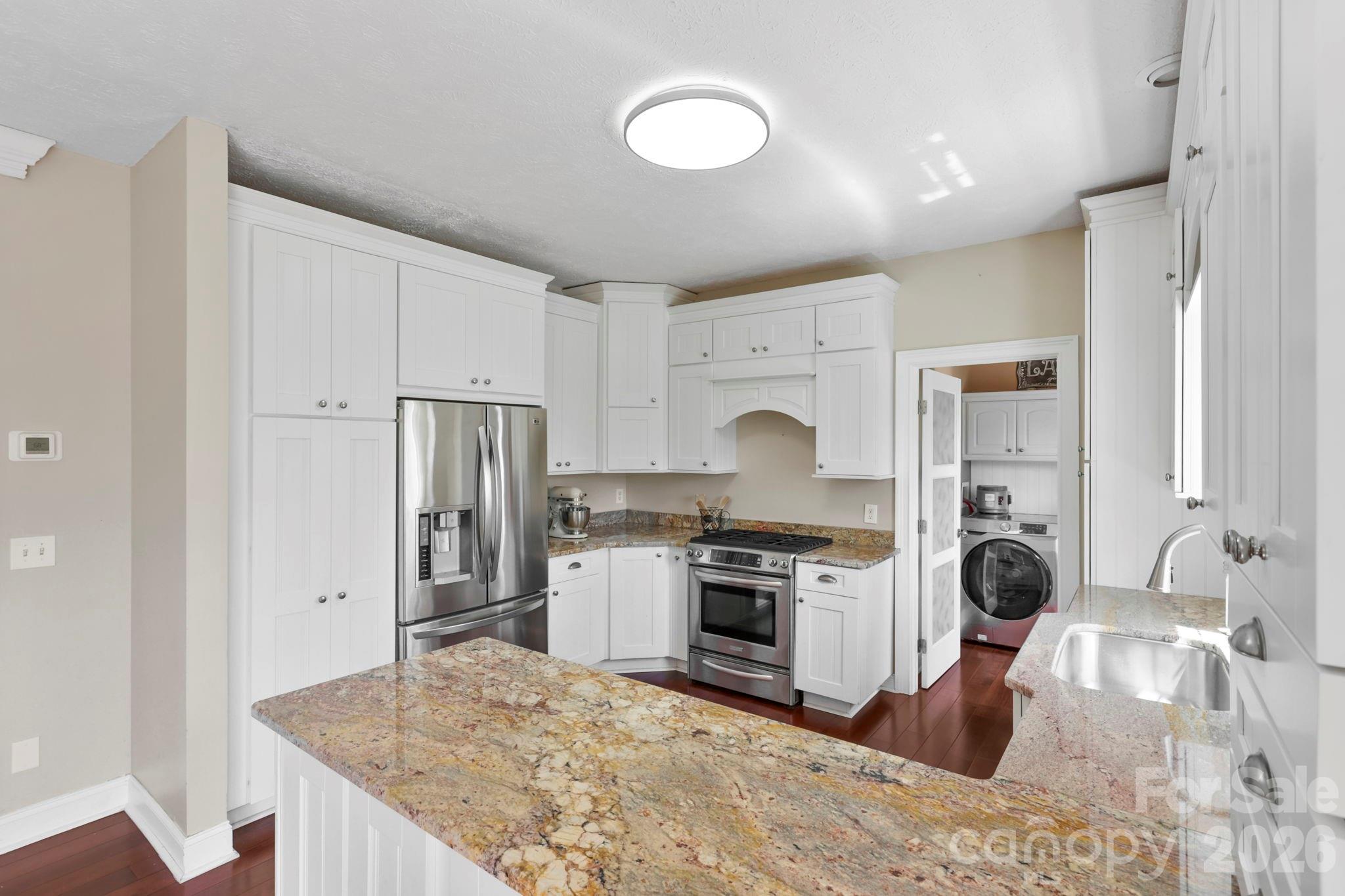 10 Eagle Drive — Hendersonville