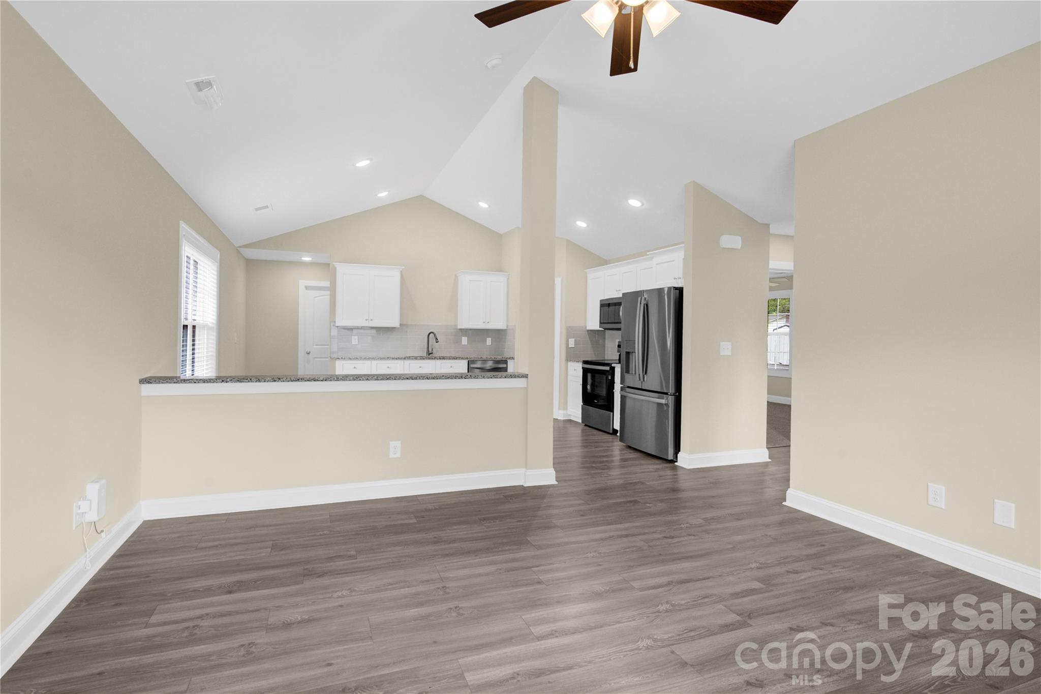 690 Wilshire Avenue SW — Concord