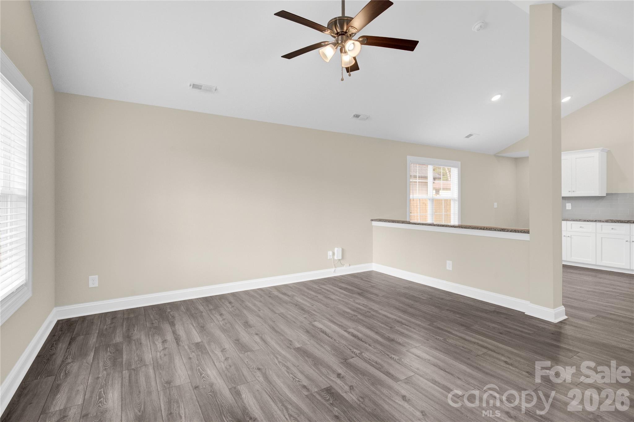 690 Wilshire Avenue SW — Concord