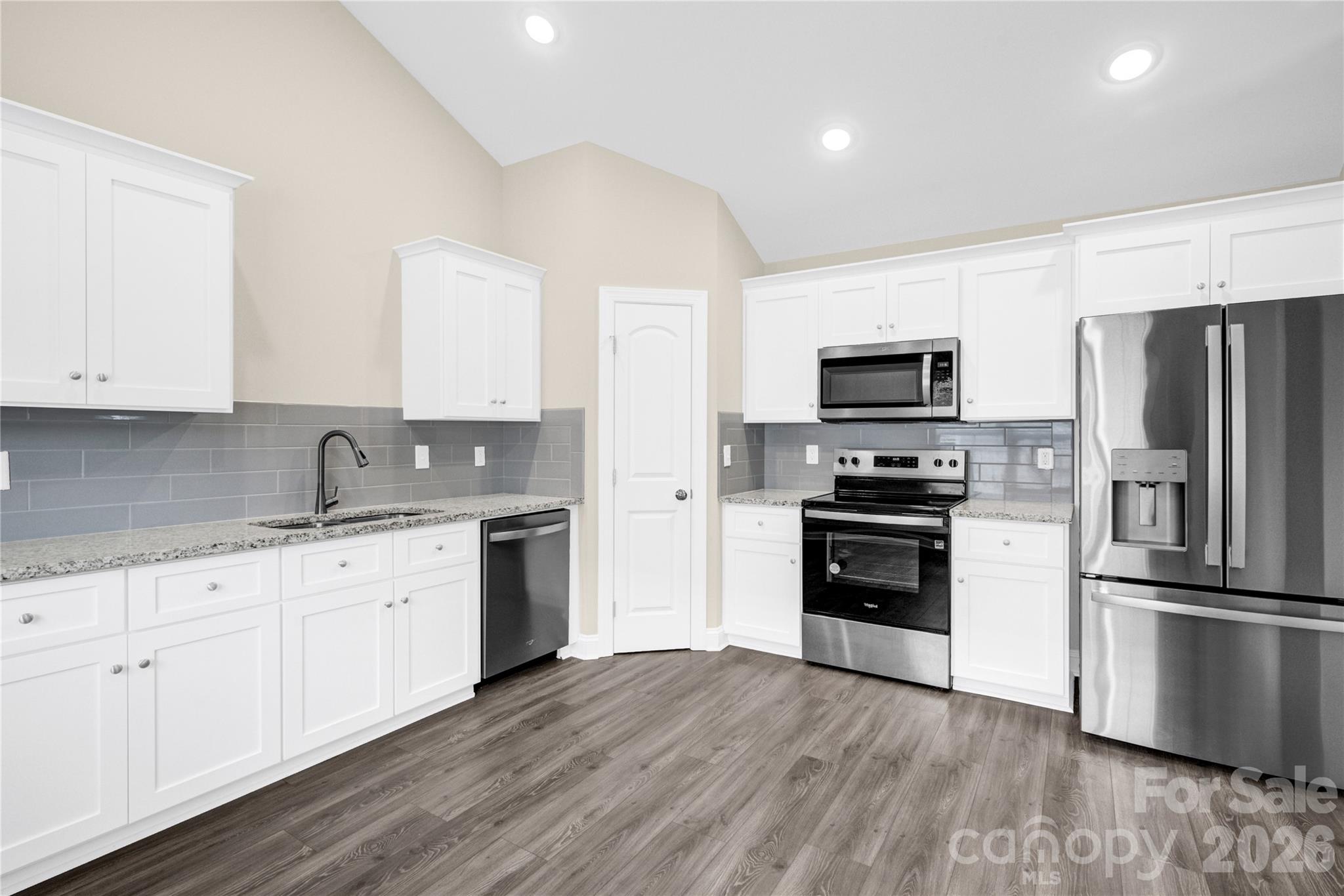 690 Wilshire Avenue SW — Concord