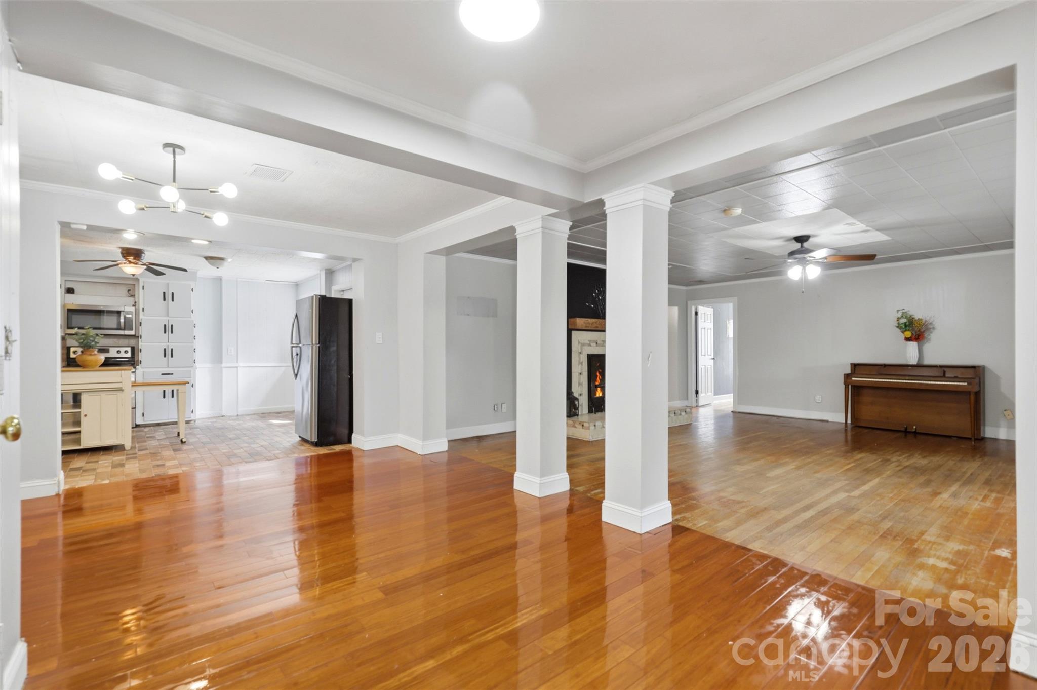 2670 N Olivers Road — Newton