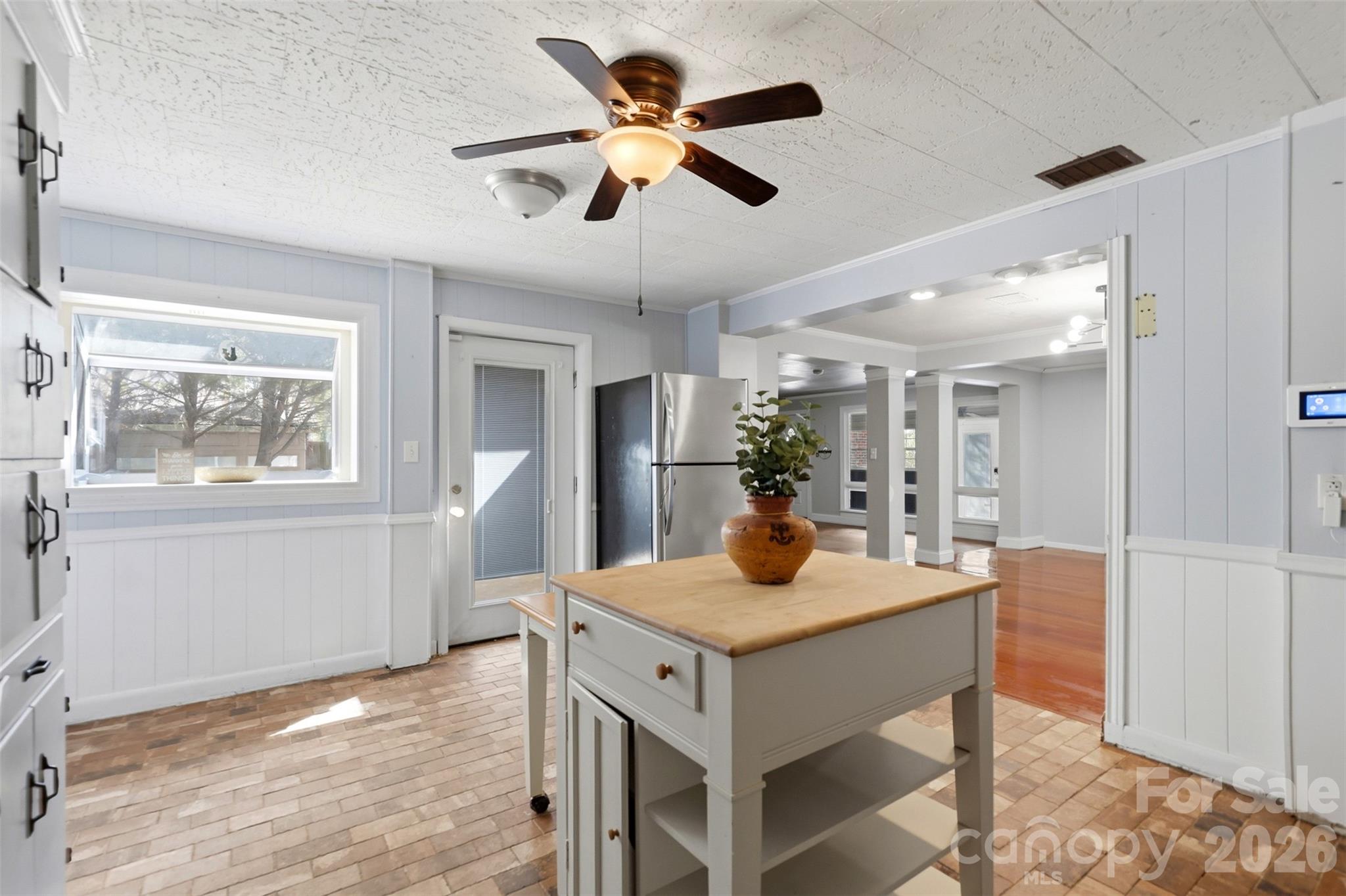 2670 N Olivers Road — Newton
