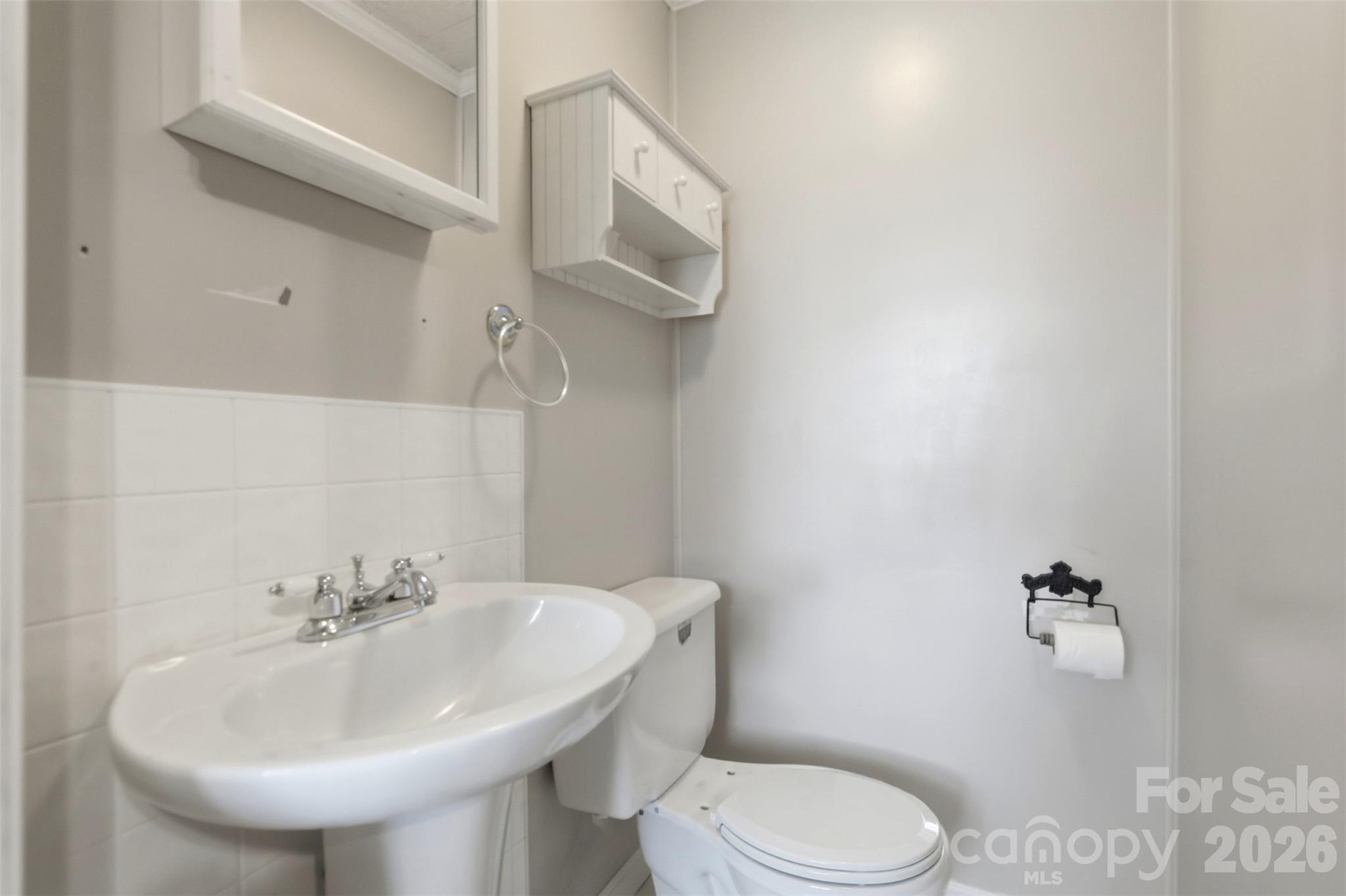 2670 N Olivers Road — Newton