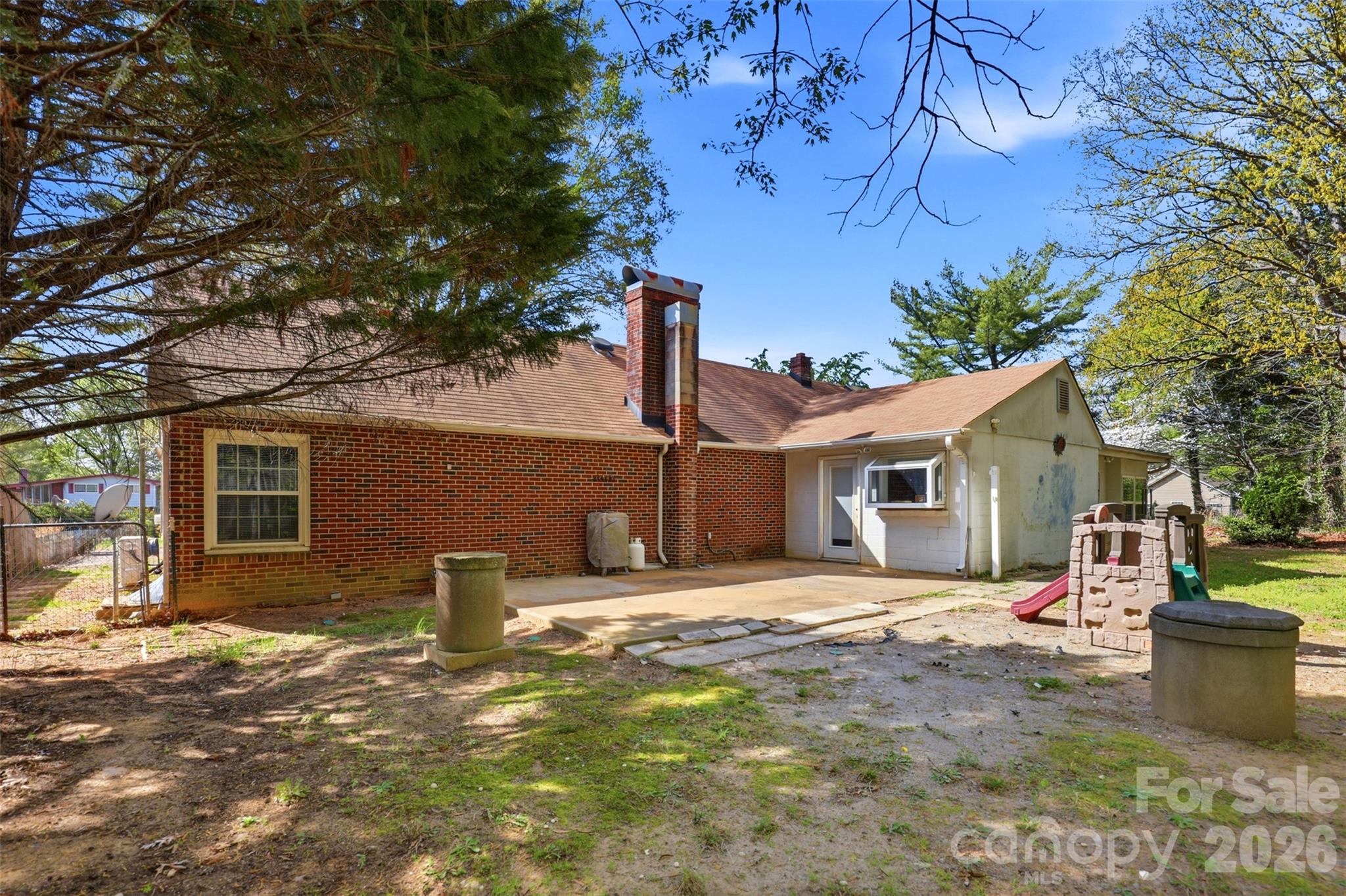 2670 N Olivers Road — Newton
