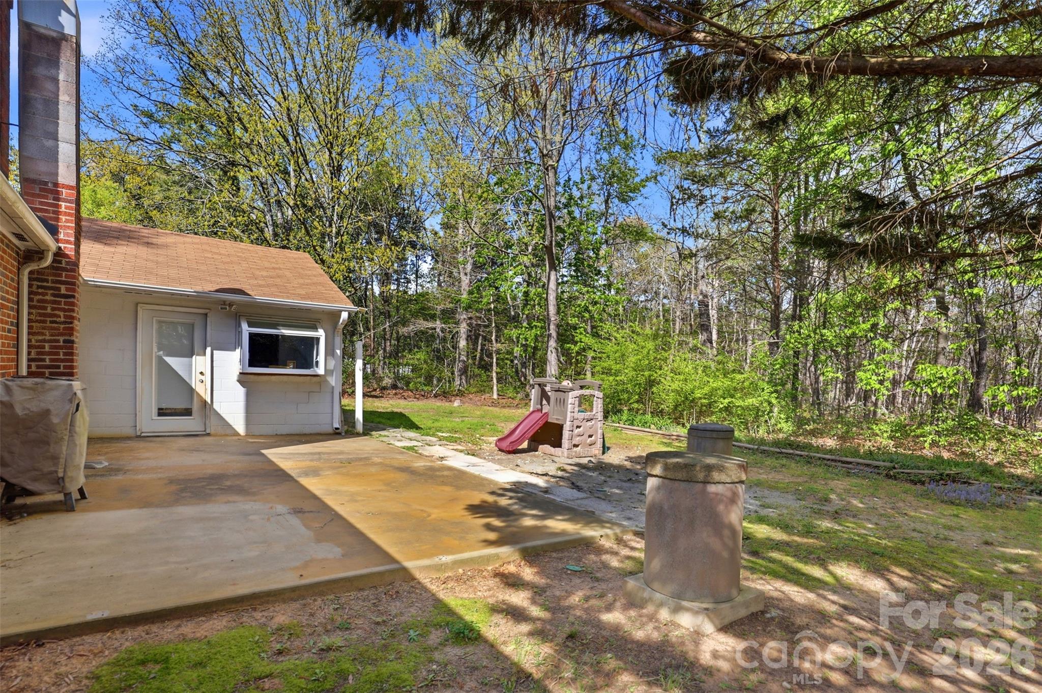 2670 N Olivers Road — Newton