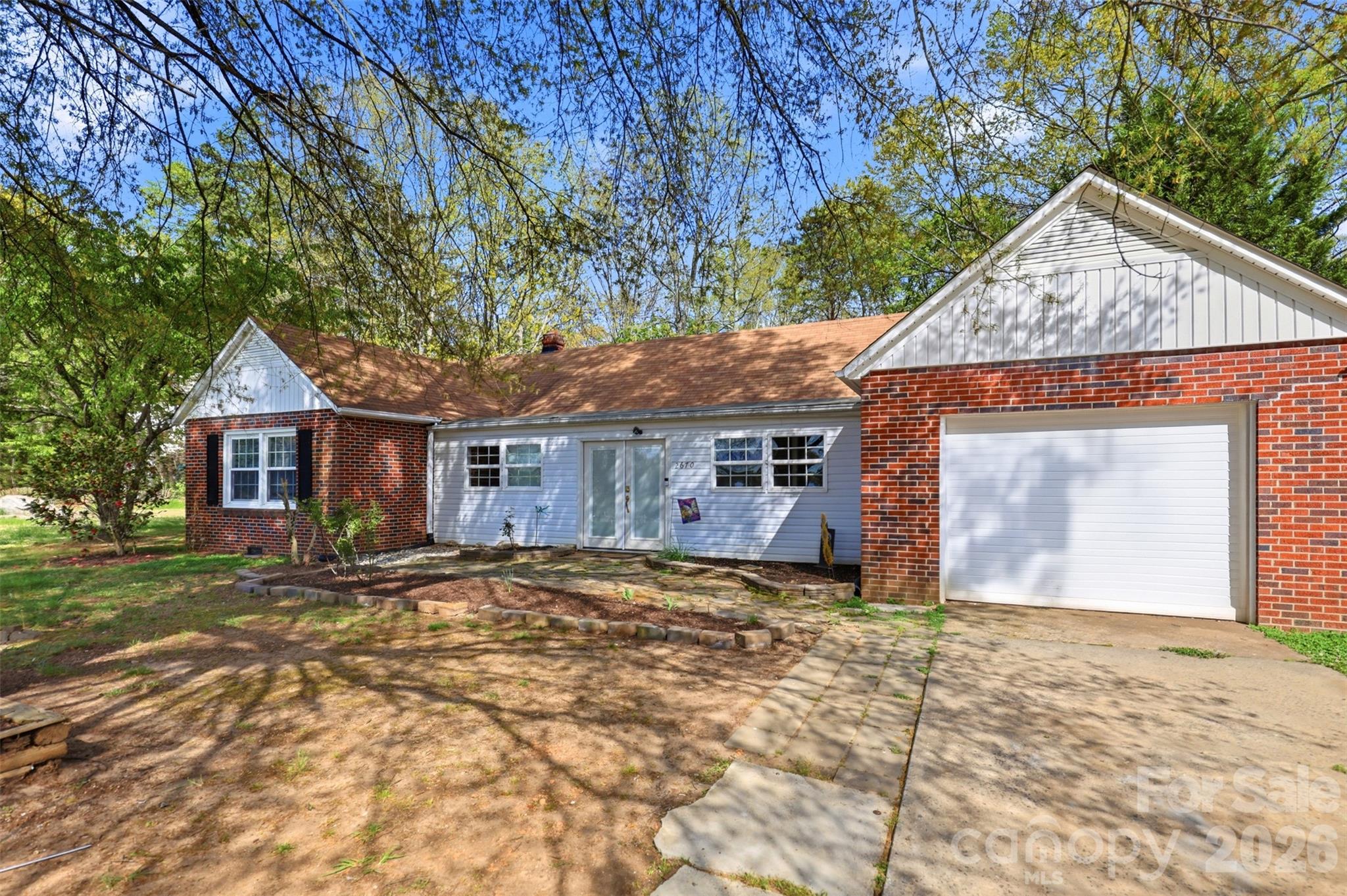 2670 N Olivers Road — Newton