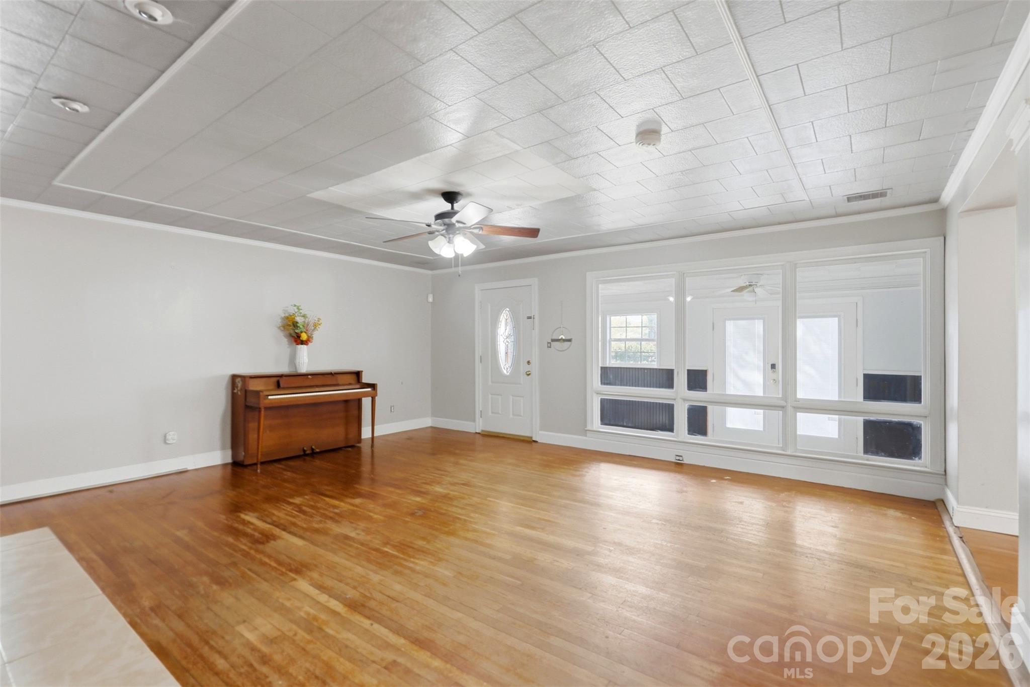 2670 N Olivers Road — Newton