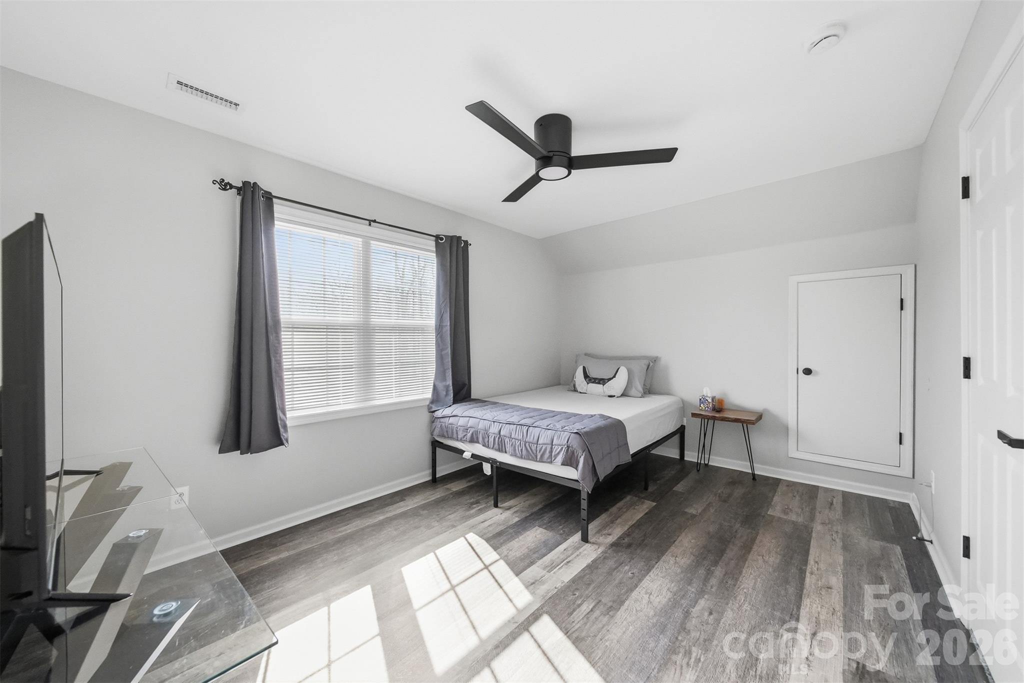 2478 23rd Street NE — Hickory