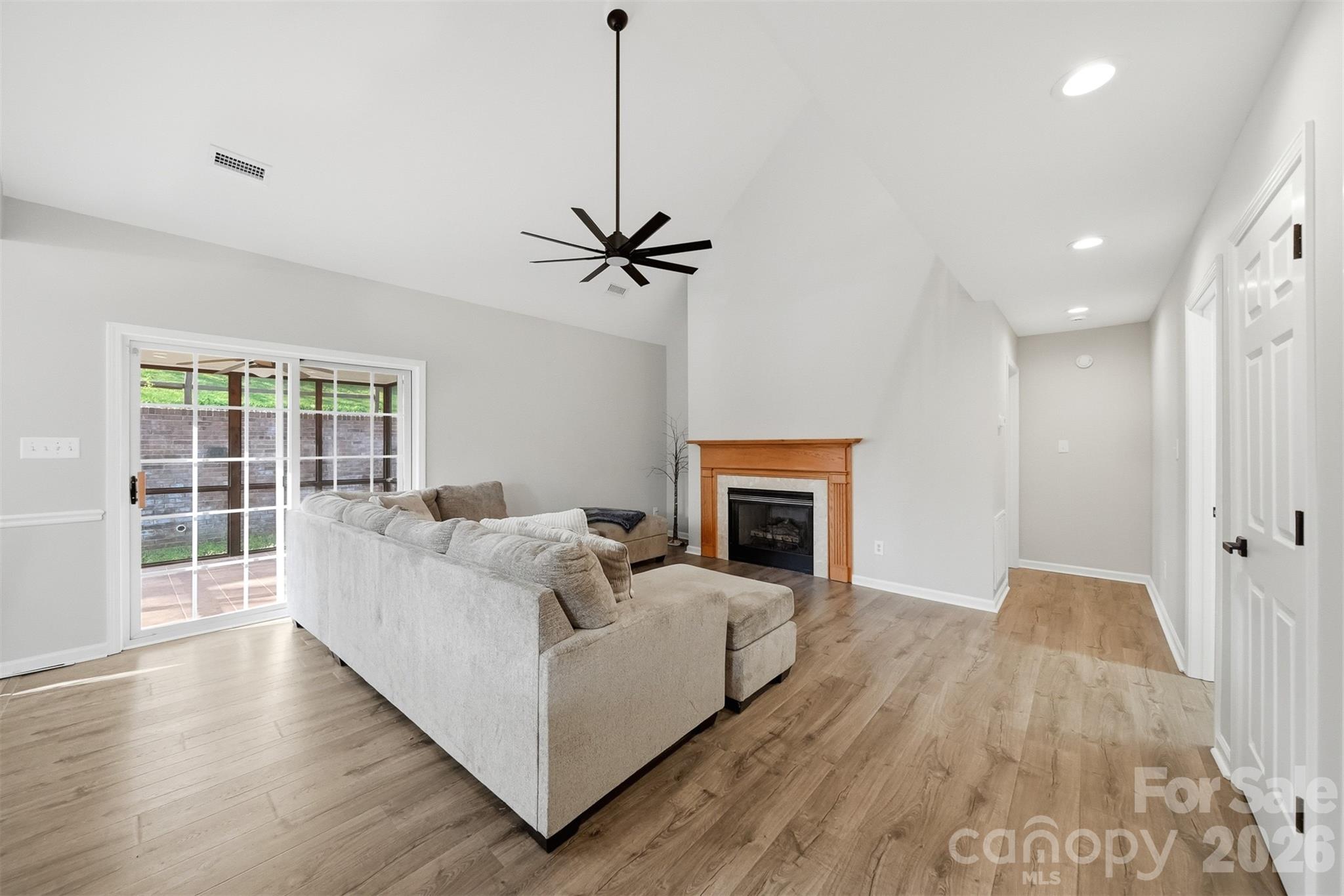 2478 23rd Street NE — Hickory