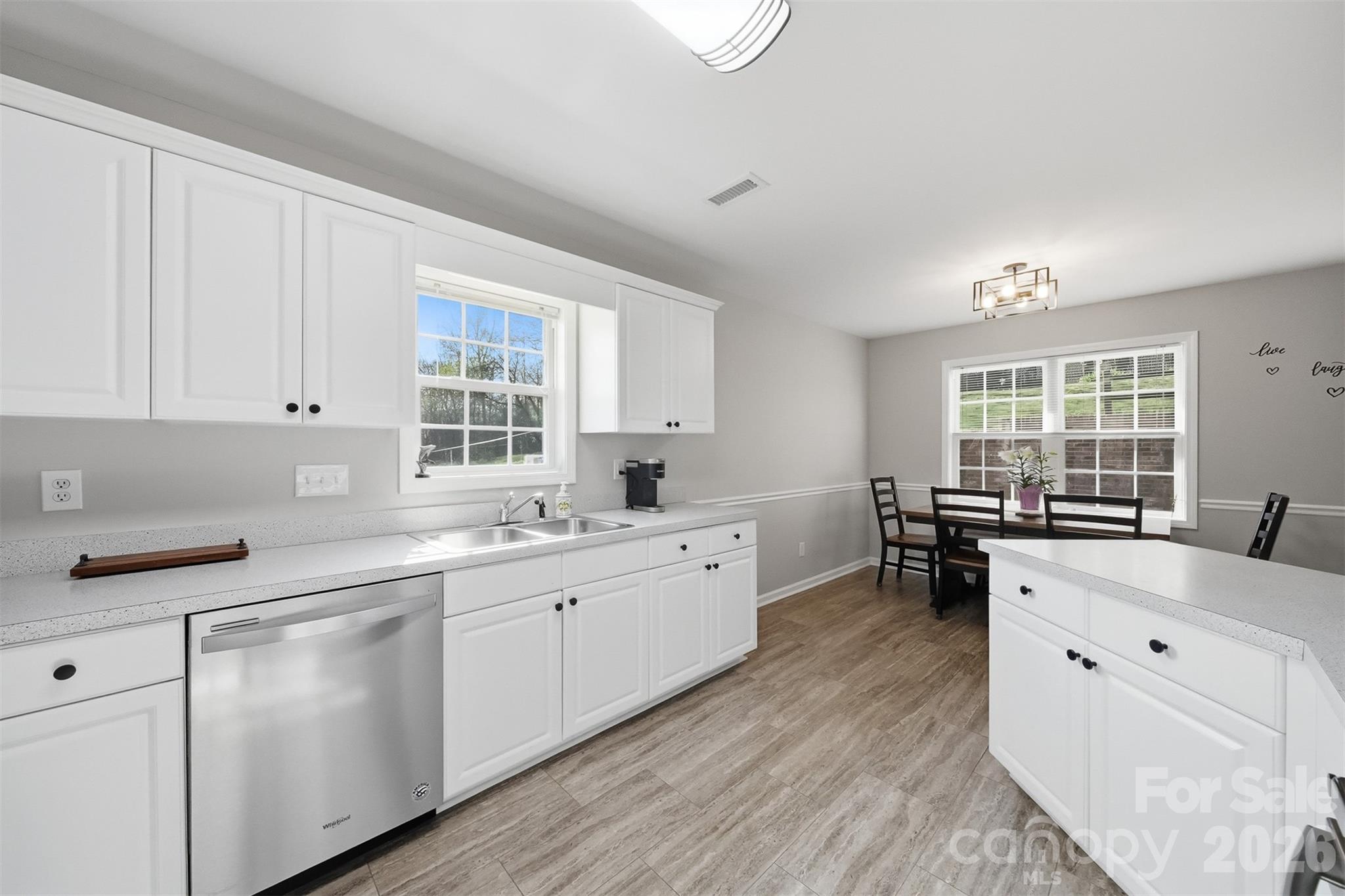 2478 23rd Street NE — Hickory