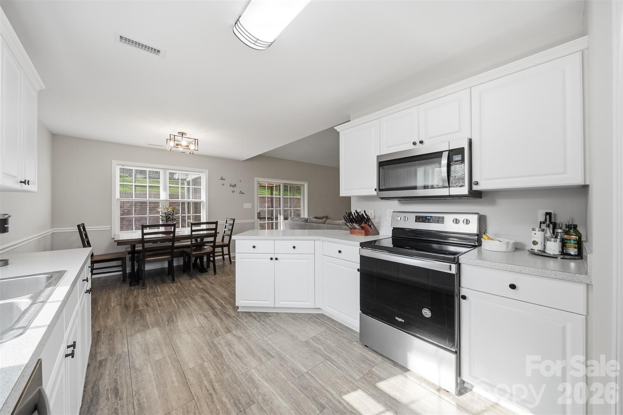 2478 23rd Street NE — Hickory