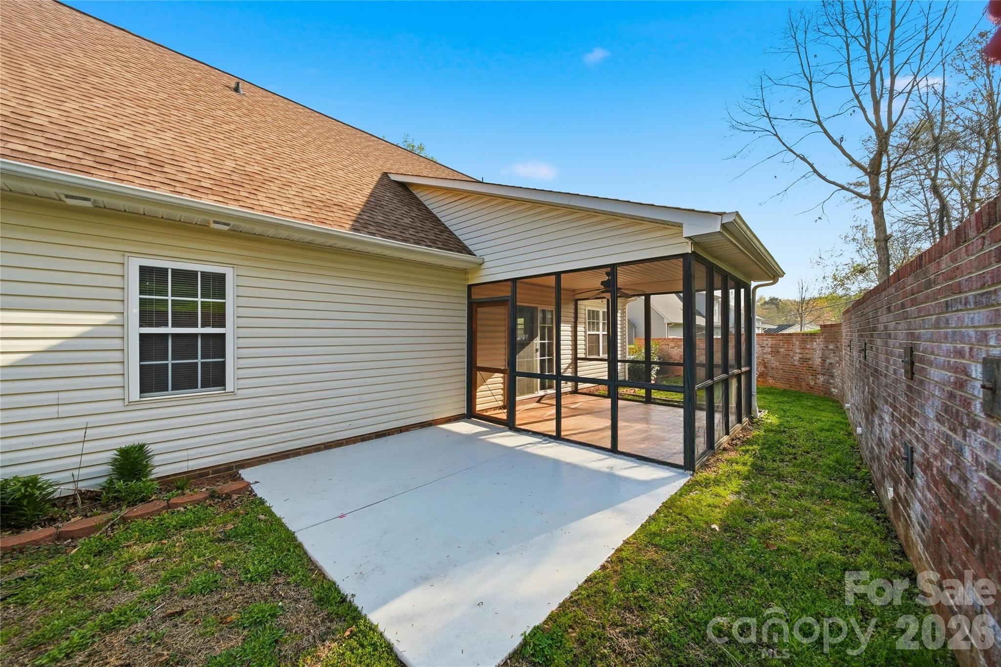 2478 23rd Street NE — Hickory