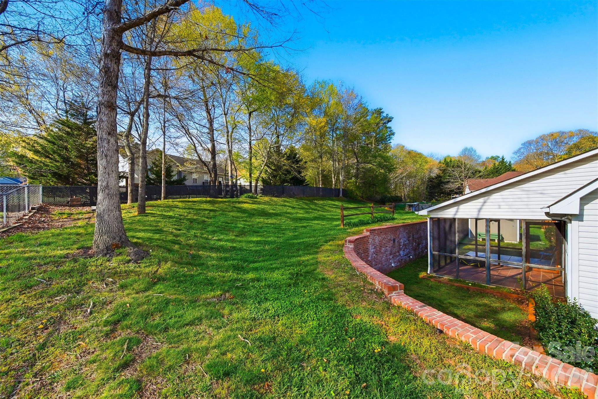 2478 23rd Street NE — Hickory