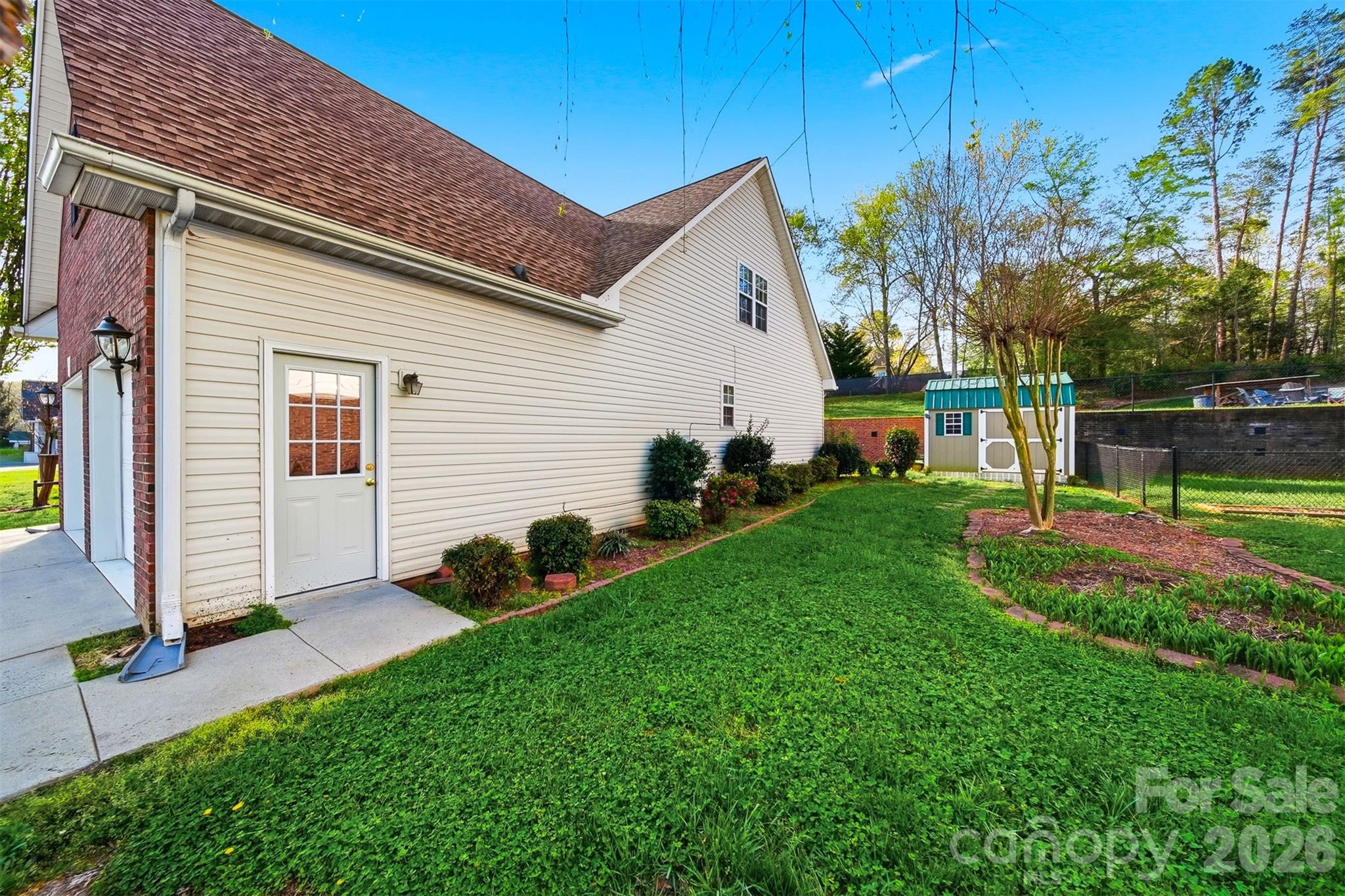 2478 23rd Street NE — Hickory