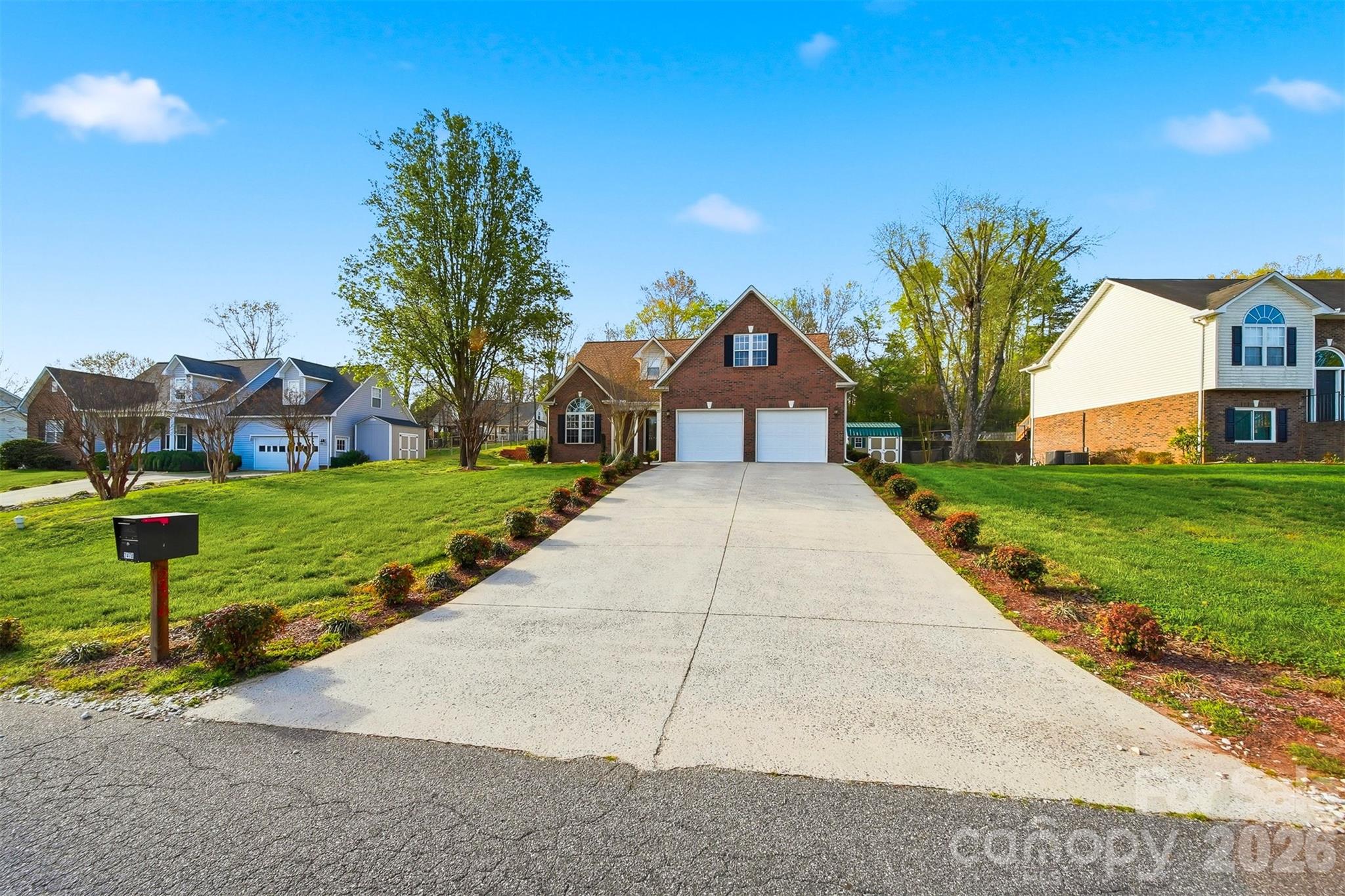 2478 23rd Street NE — Hickory