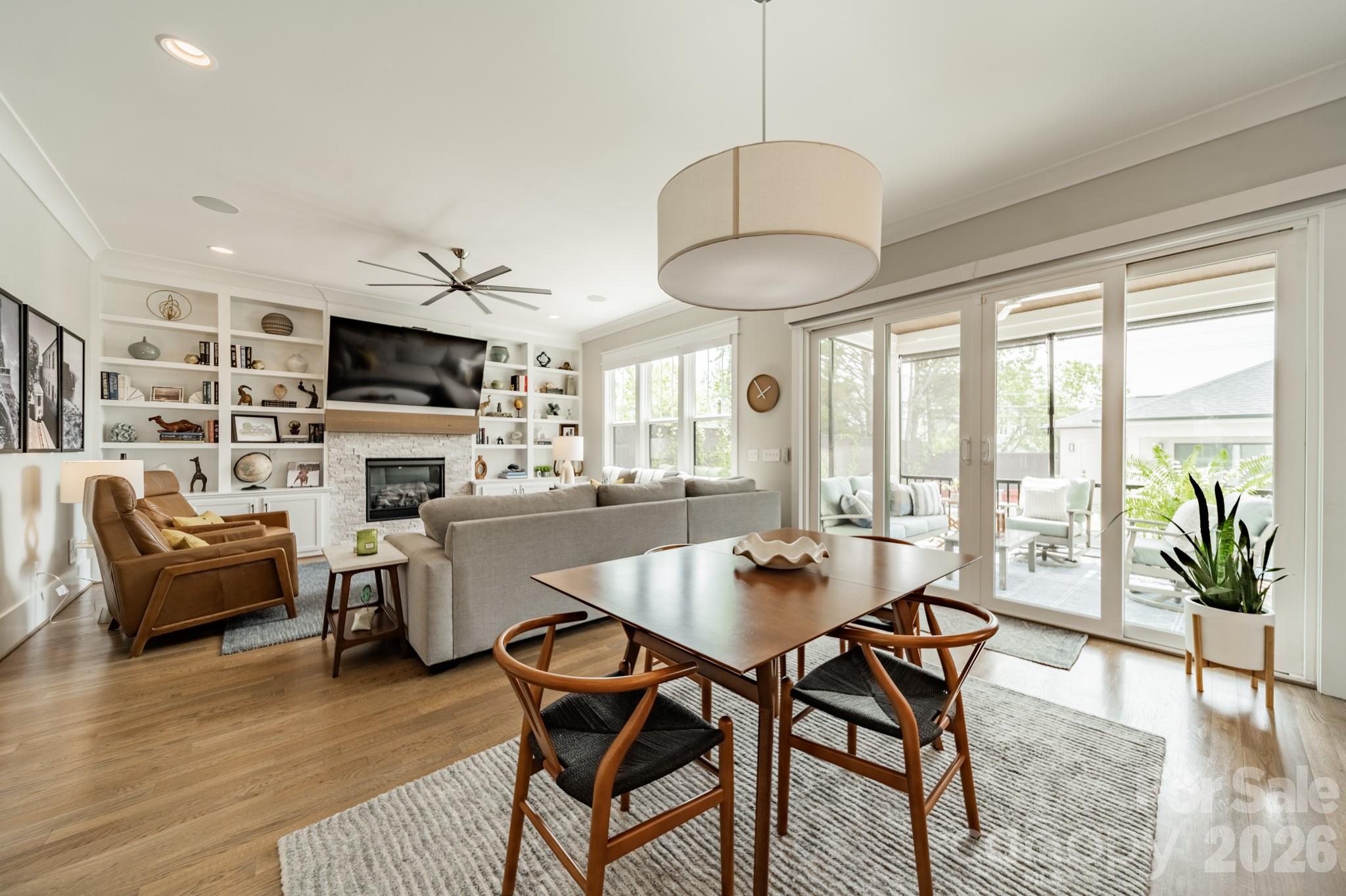 344 Melbourne Court — Charlotte