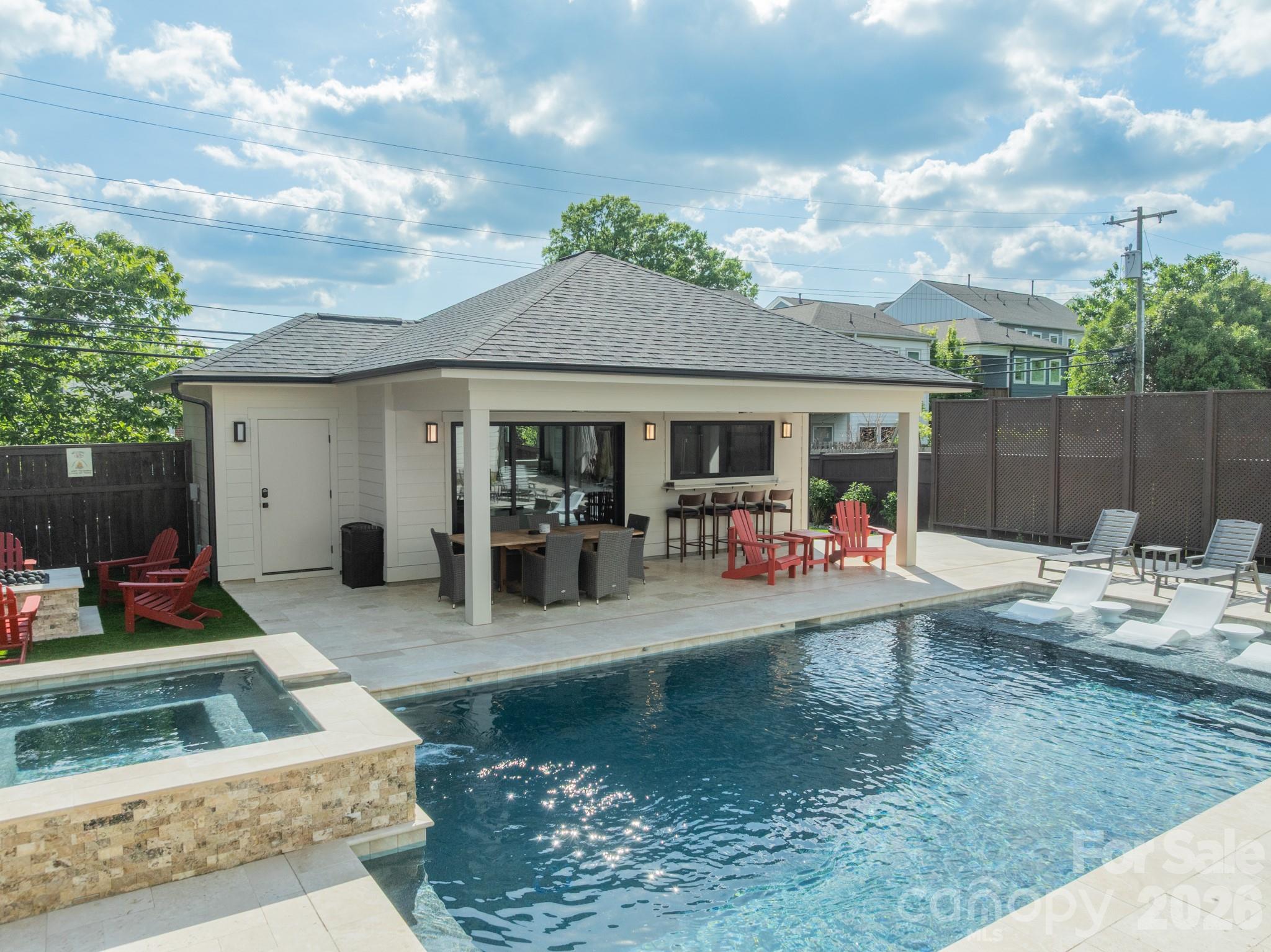 344 Melbourne Court — Charlotte
