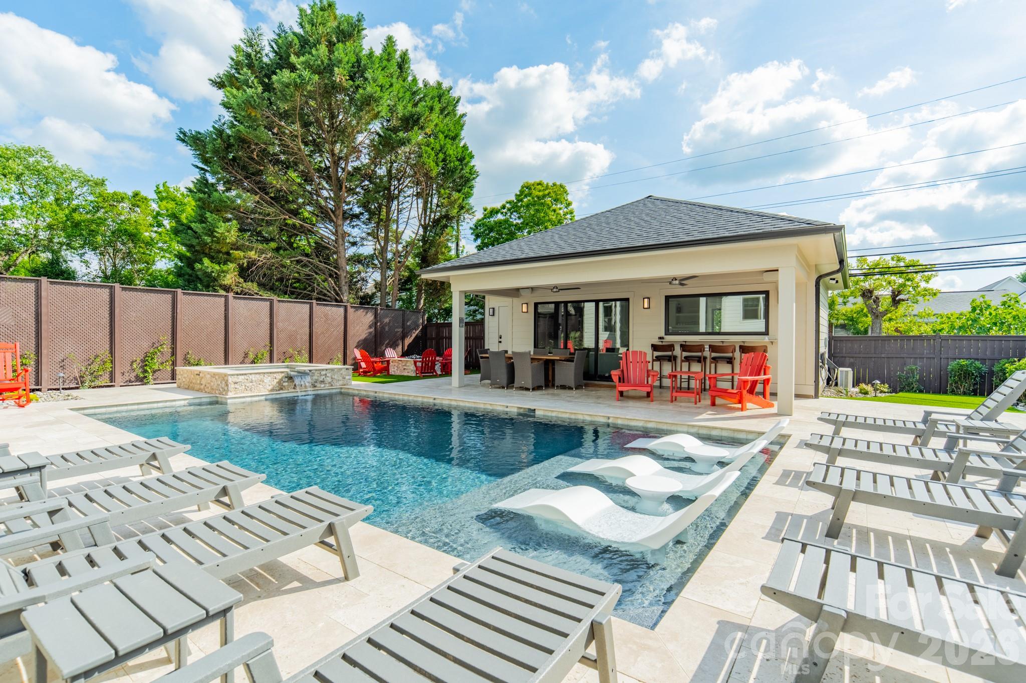 344 Melbourne Court — Charlotte