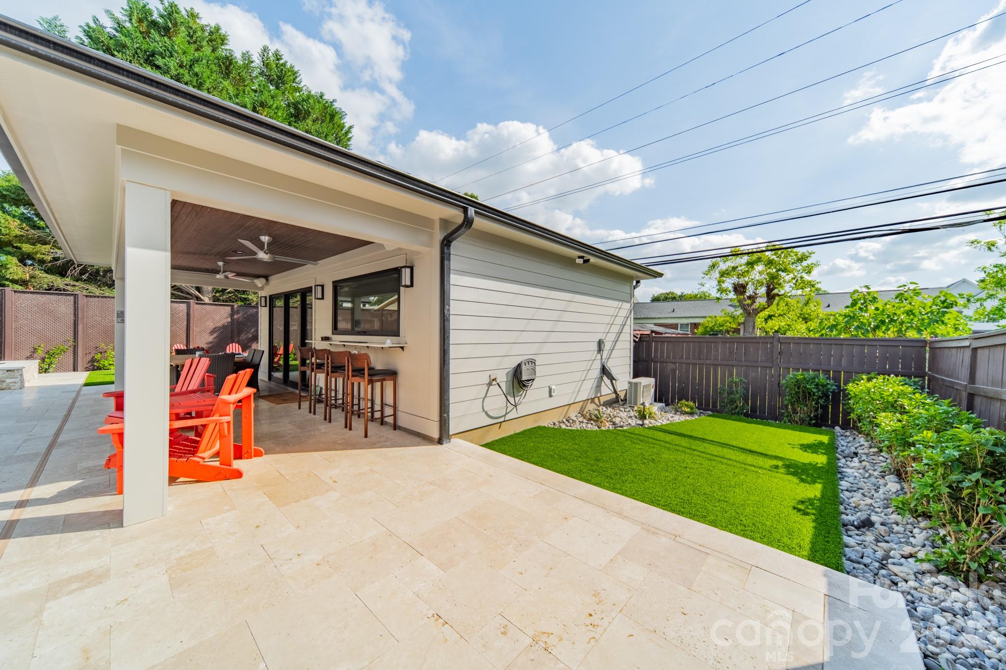 344 Melbourne Court — Charlotte