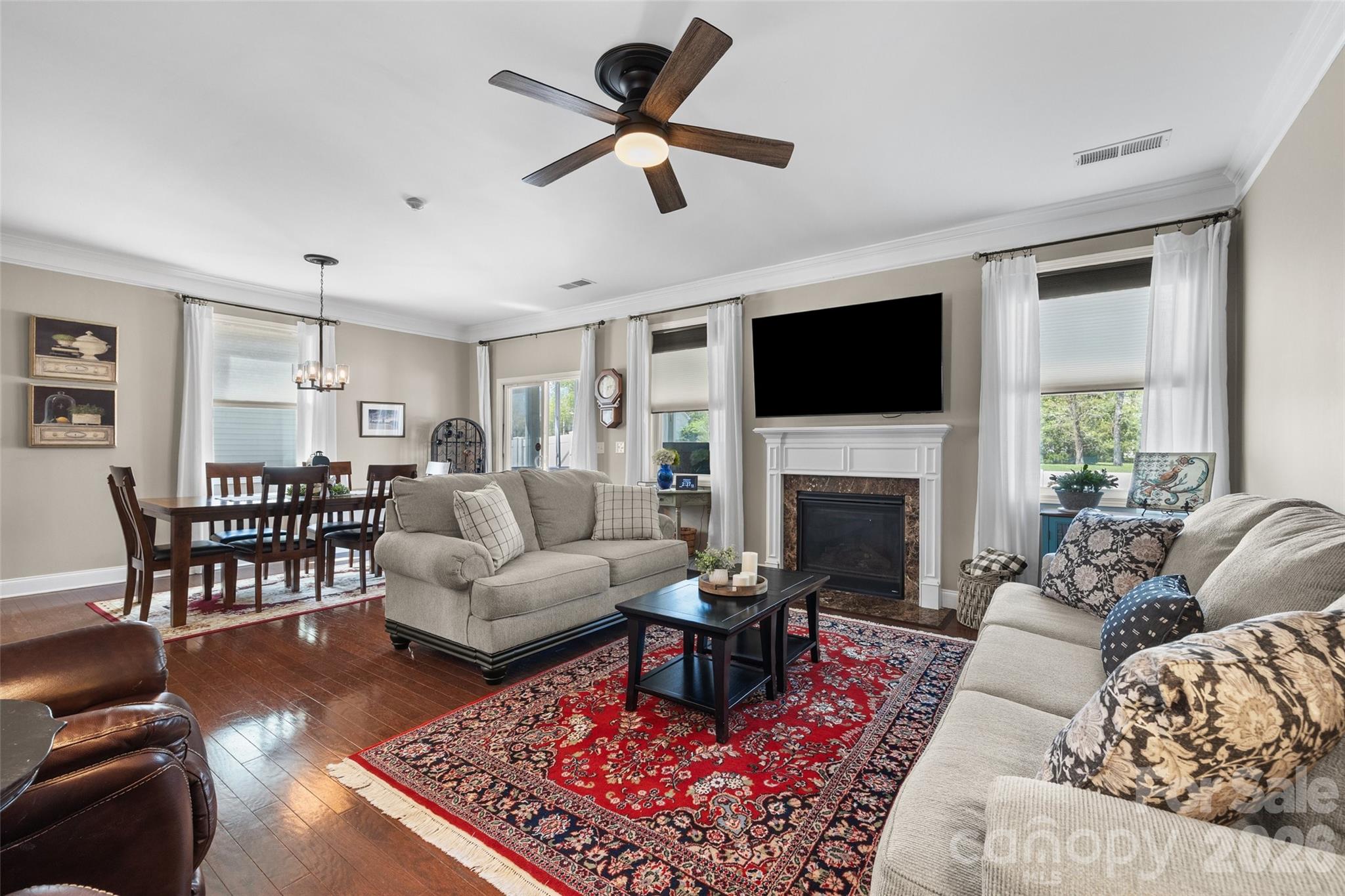 1141 Black Walnut Road — Clover