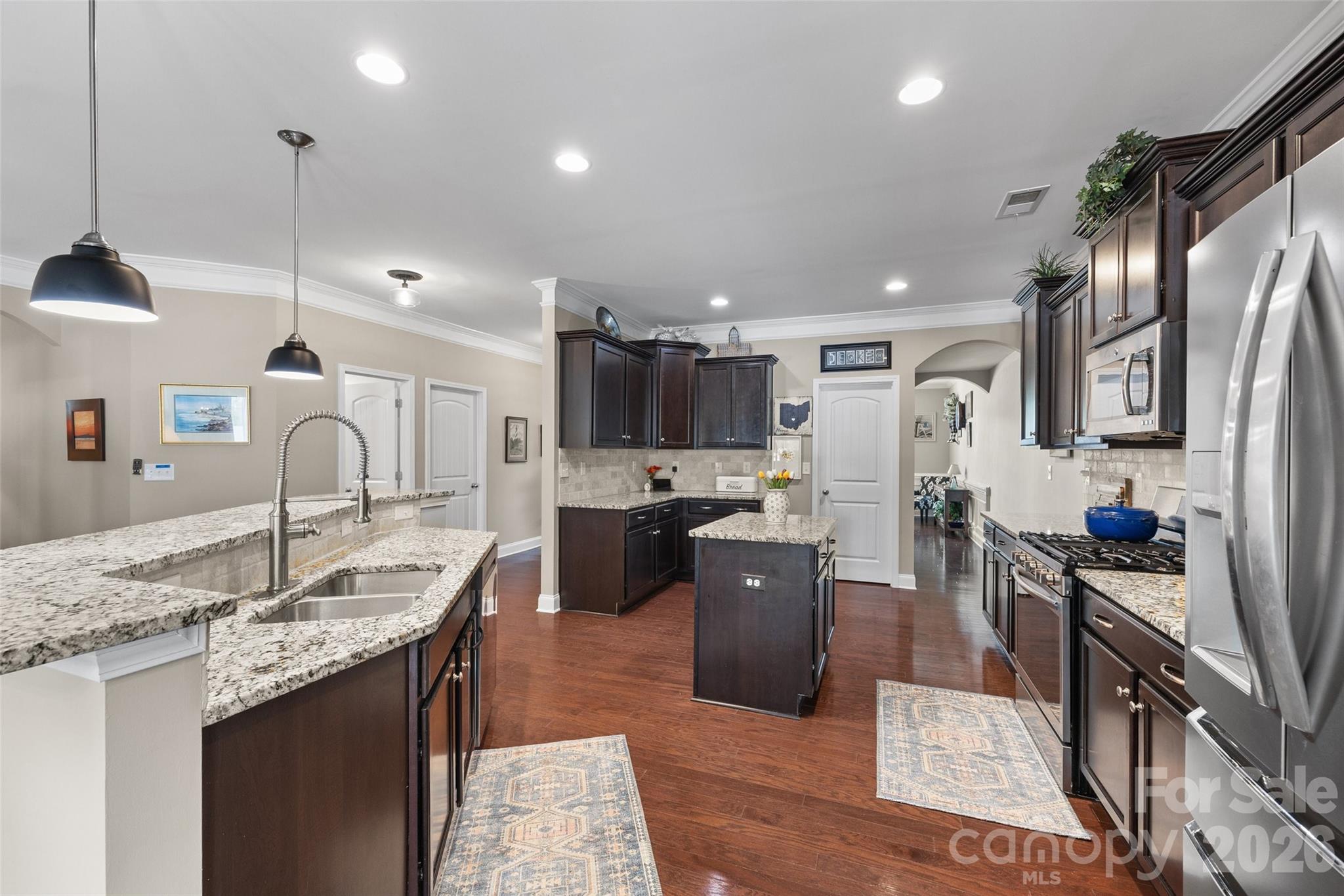 1141 Black Walnut Road — Clover