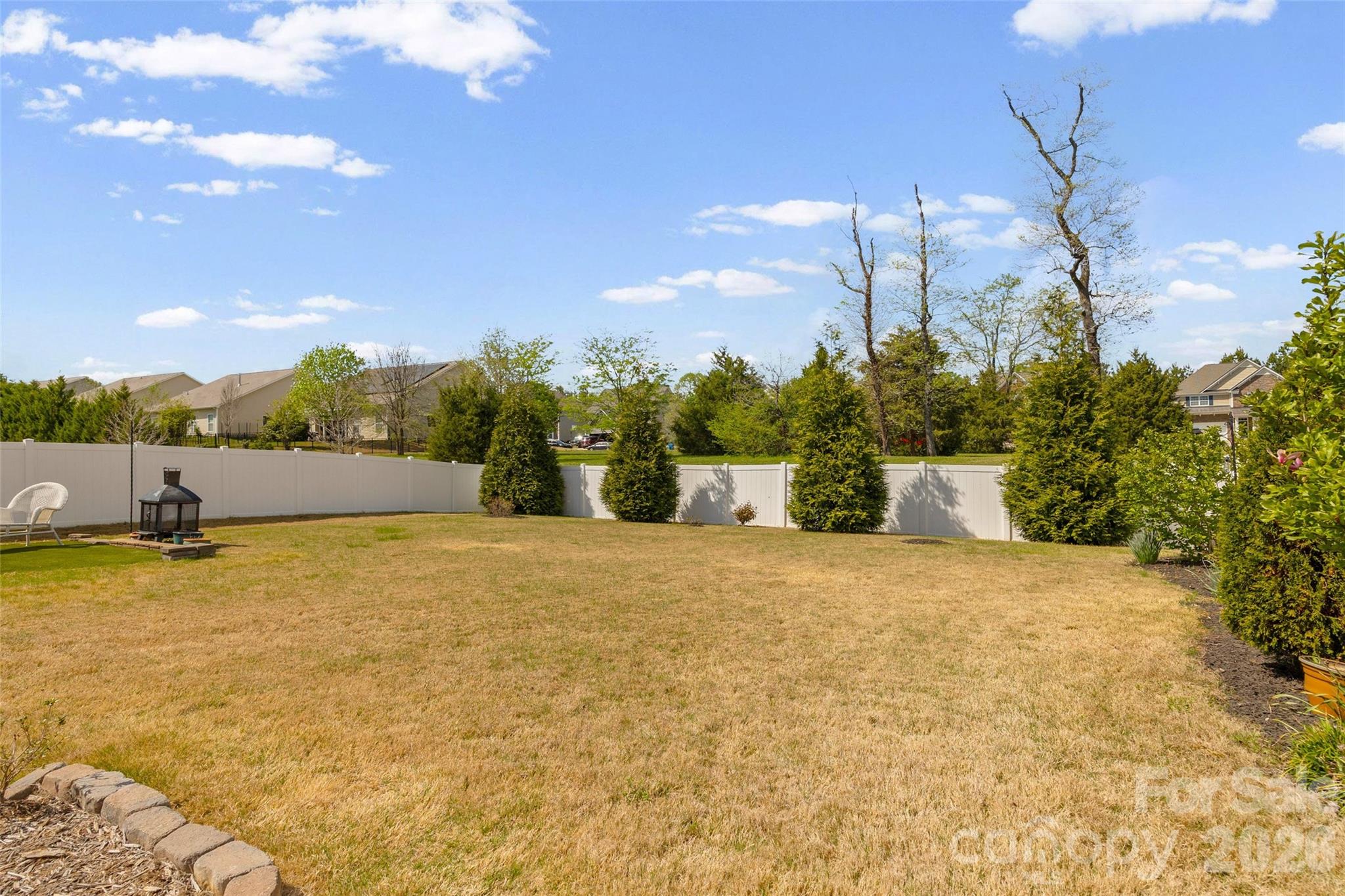 1141 Black Walnut Road — Clover