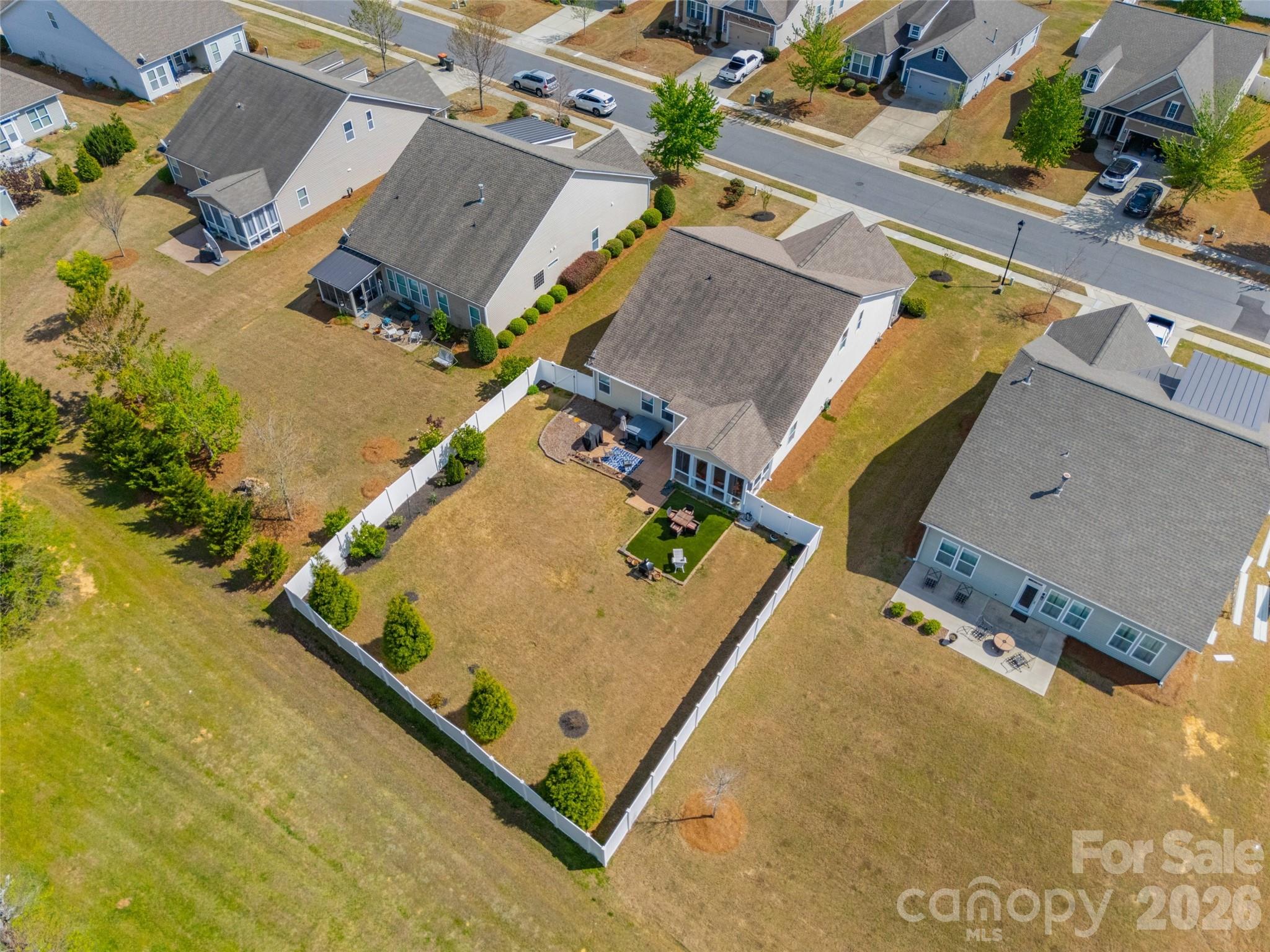 1141 Black Walnut Road — Clover