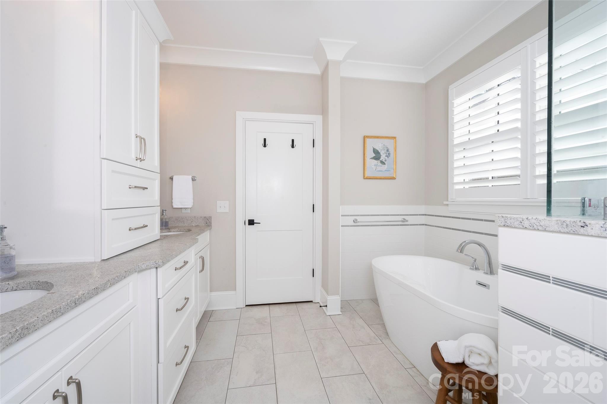 385 Lissara Lodge Drive — Lewisville