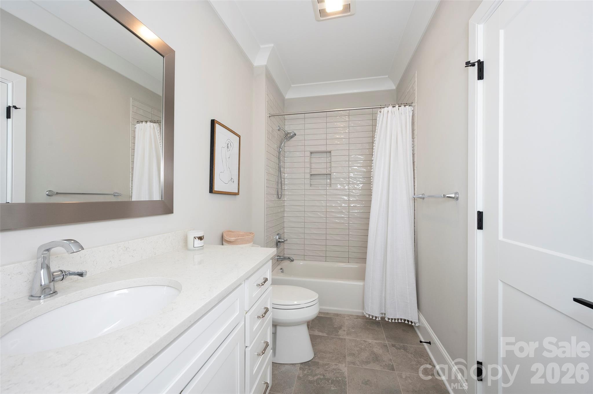 385 Lissara Lodge Drive — Lewisville