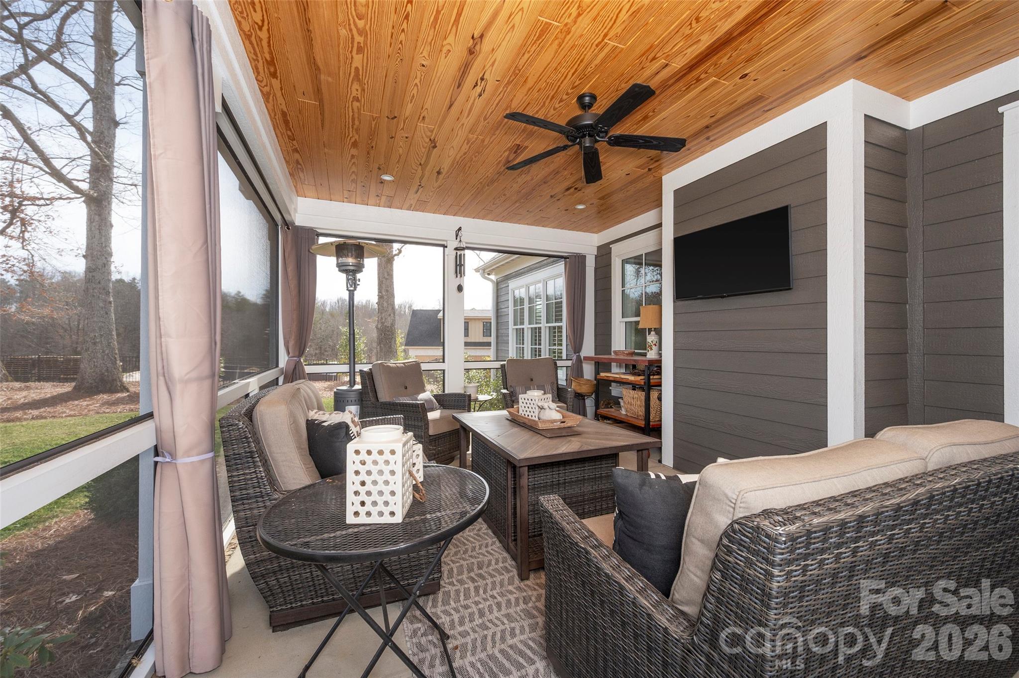 385 Lissara Lodge Drive — Lewisville