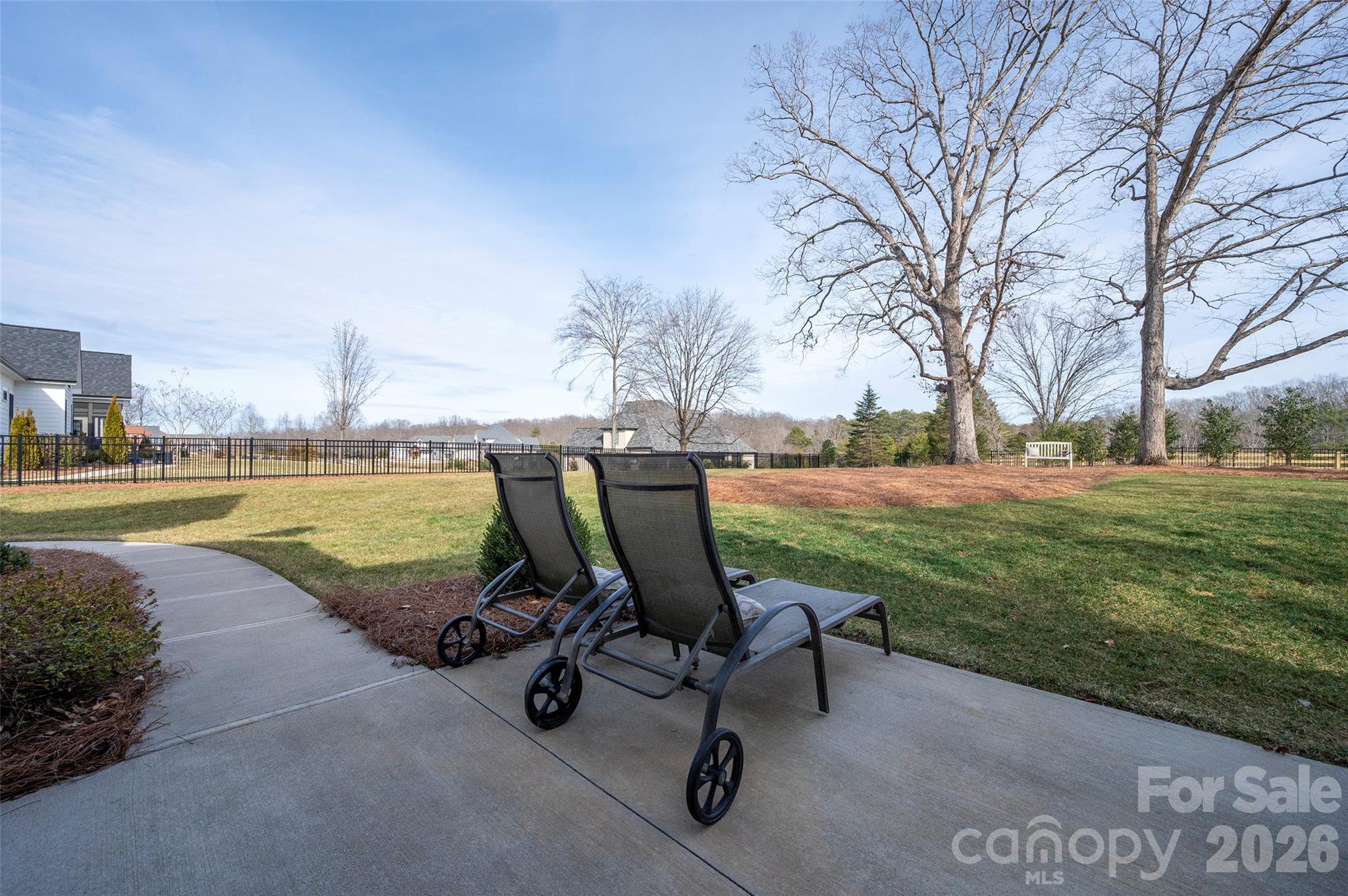 385 Lissara Lodge Drive — Lewisville