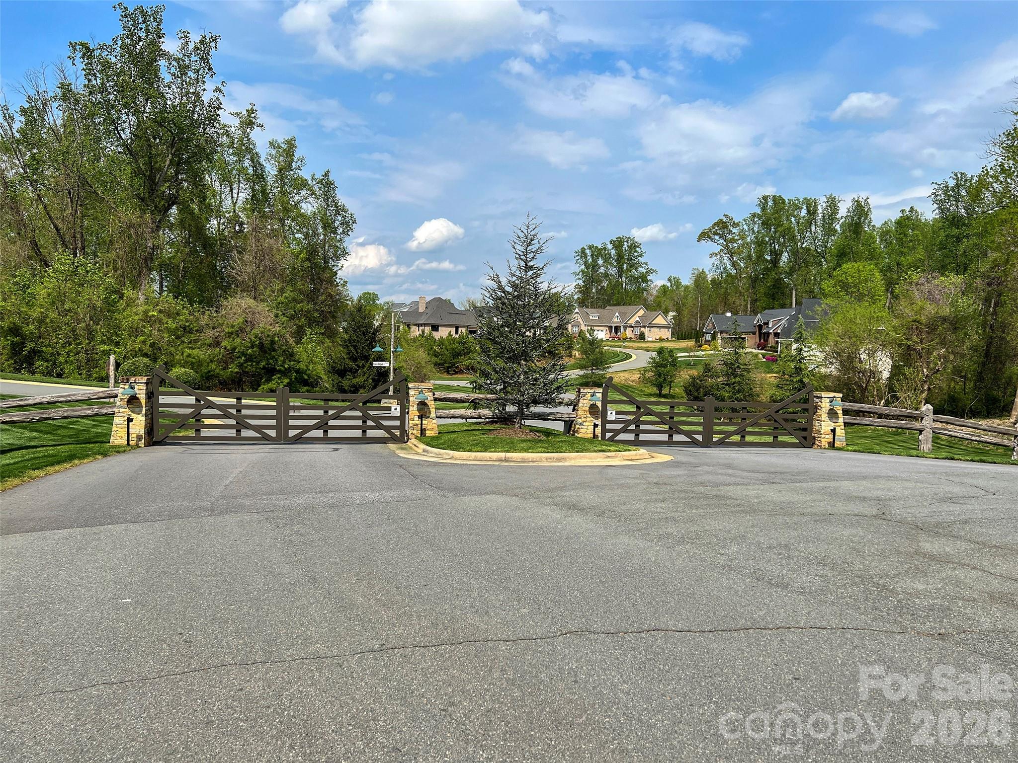 385 Lissara Lodge Drive — Lewisville