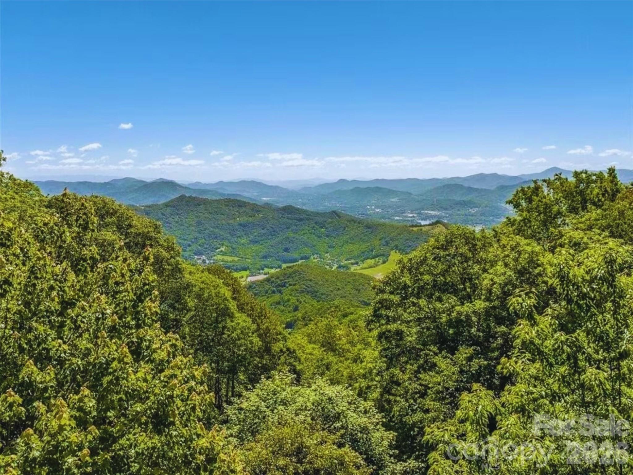 505 Middle Top Loop — Maggie Valley