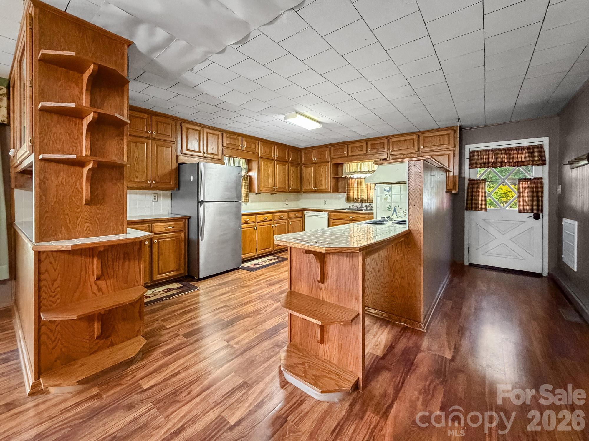 1401 E Union Street — Morganton