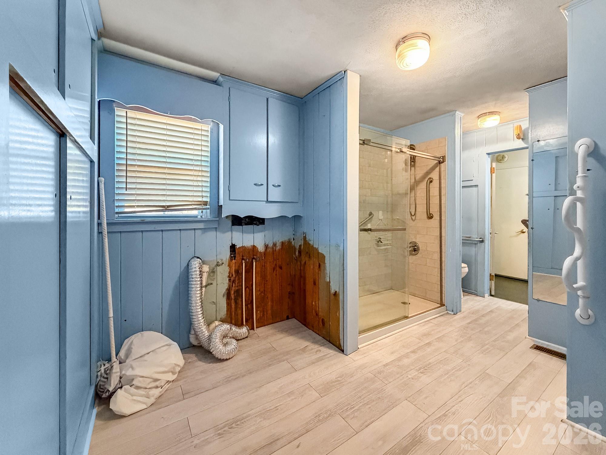 1401 E Union Street — Morganton